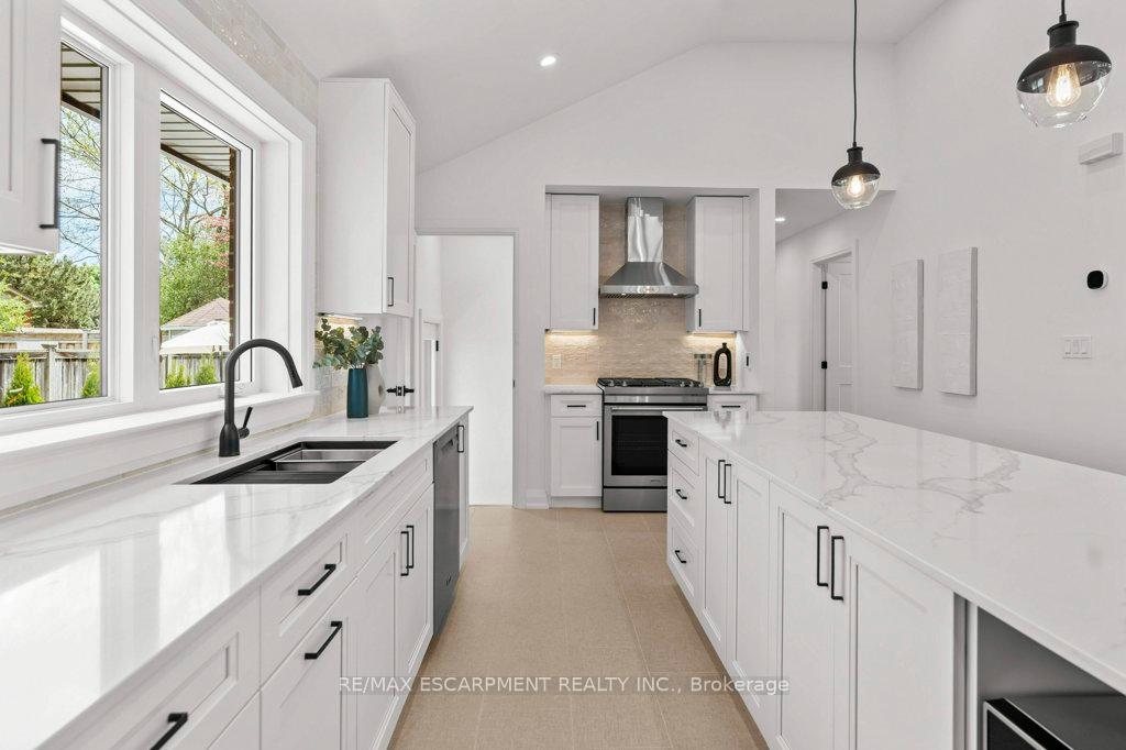 Photo 15 of 877 Condor Drive, Burlington, LaSalle — HOMEH