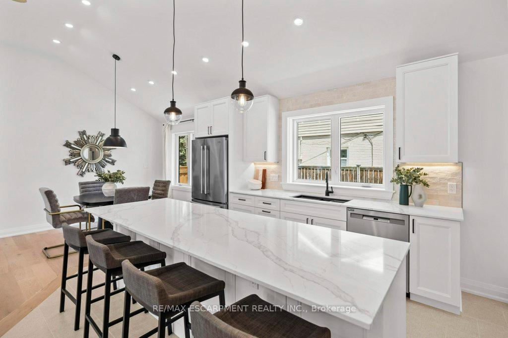 Photo 16 of 877 Condor Drive, Burlington, LaSalle — HOMEH