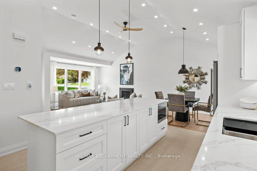 Photo 17 of 877 Condor Drive, Burlington, LaSalle — HOMEH