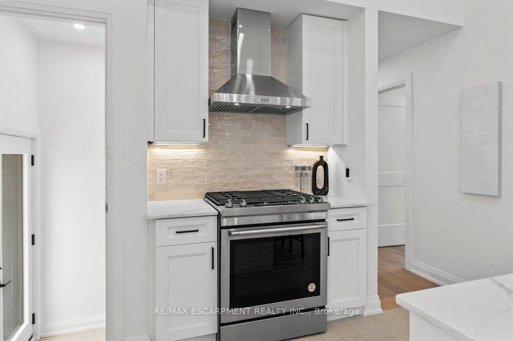 Photo 18 of 877 Condor Drive, Burlington, LaSalle — HOMEH