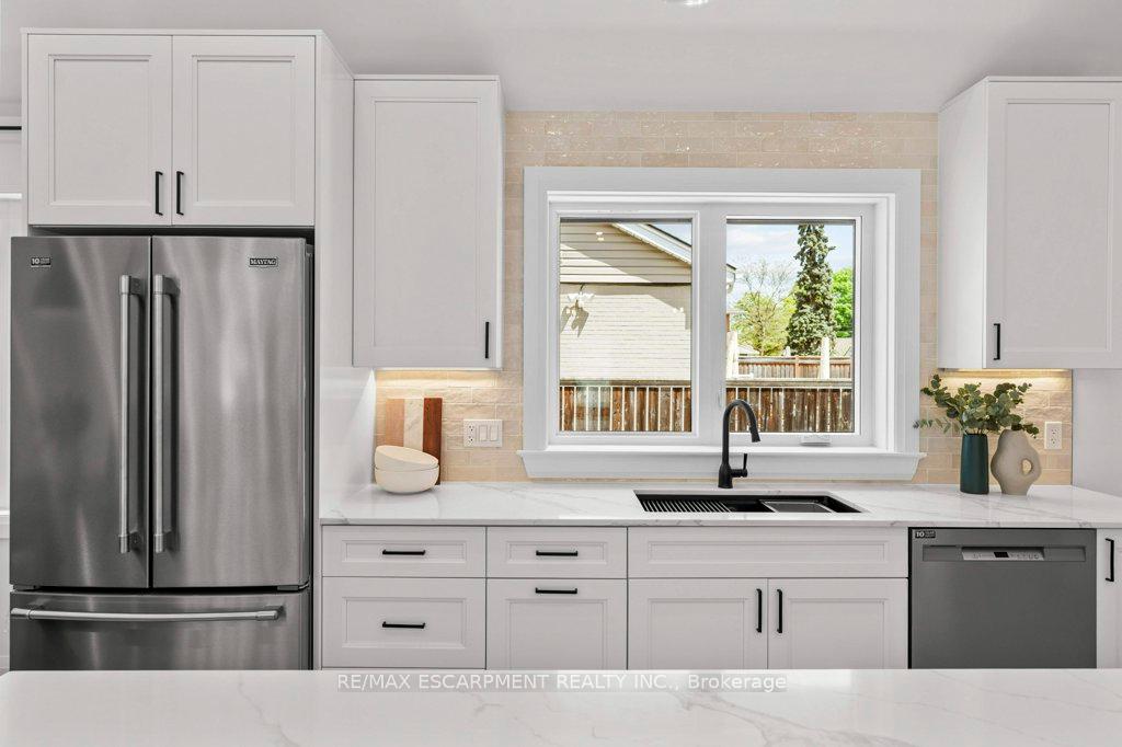 Photo 20 of 877 Condor Drive, Burlington, LaSalle — HOMEH