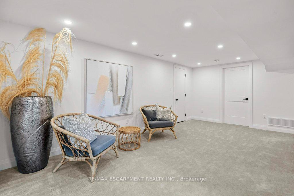 Photo 33 of 877 Condor Drive, Burlington, LaSalle — HOMEH
