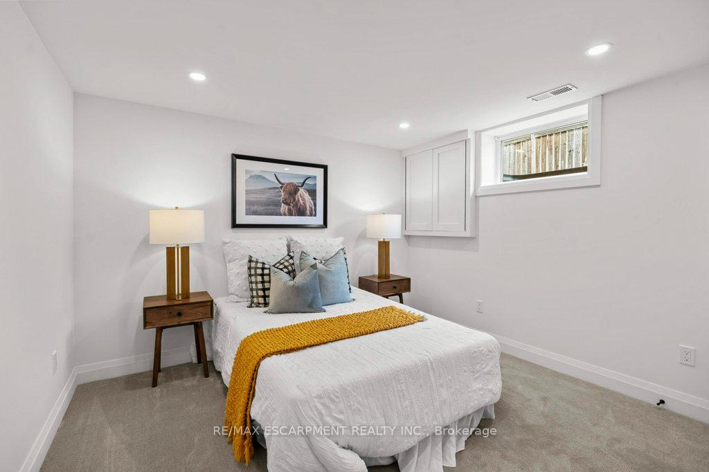 Photo 36 of 877 Condor Drive, Burlington, LaSalle — HOMEH