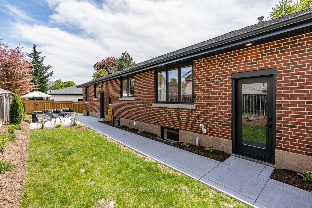 Photo 41 of 877 Condor Drive, Burlington, LaSalle — HOMEH