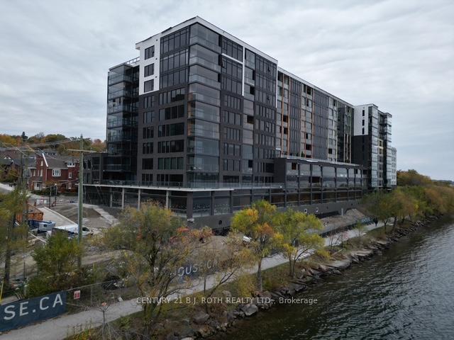 Front of Unit 301, 185 Dunlop Street E