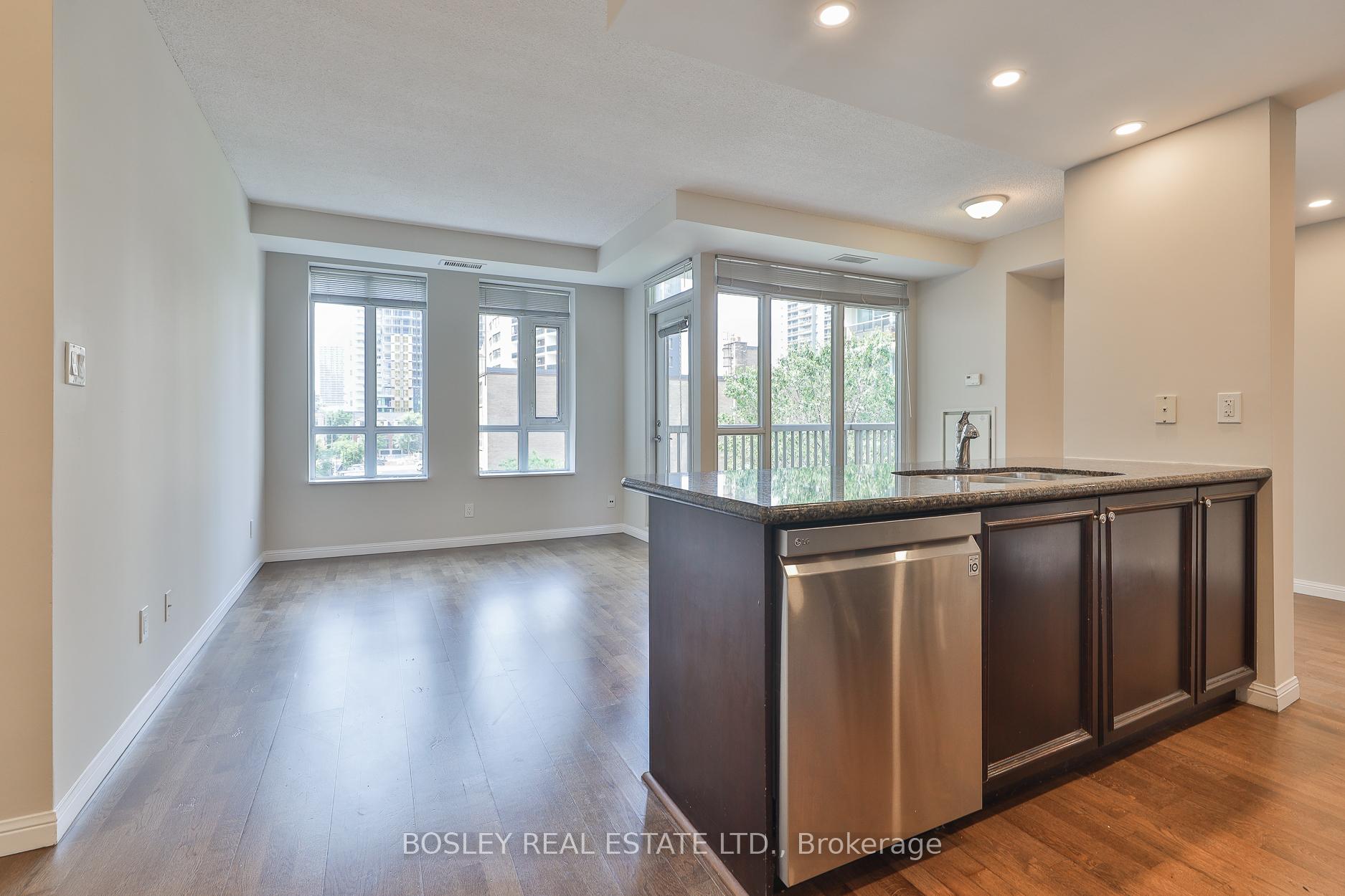 Photo 2 of Unit 412, 900 Mount Pleasant Road, Toronto, Mount Pleasant West — HOMEH