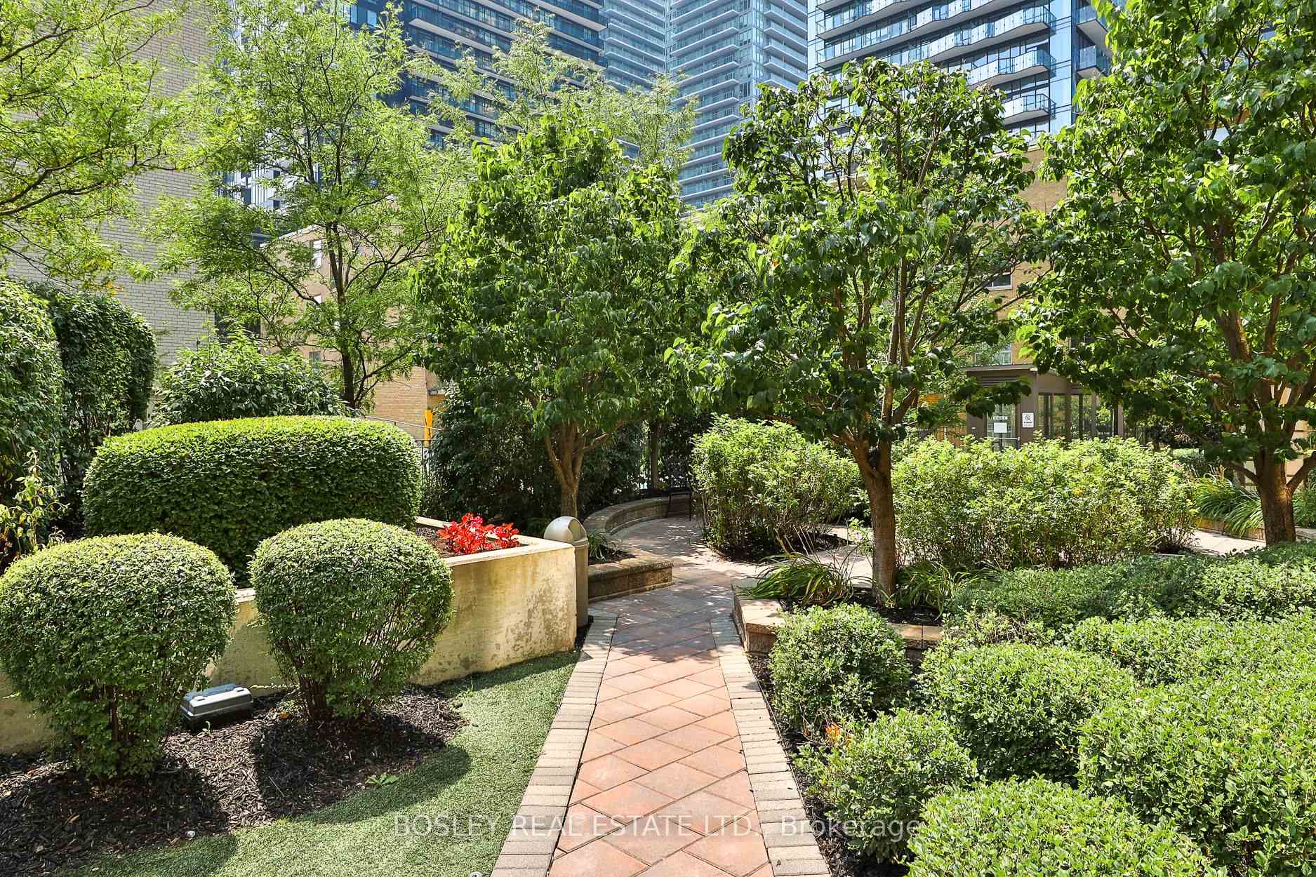 Photo 15 of Unit 412, 900 Mount Pleasant Road, Toronto, Mount Pleasant West — HOMEH