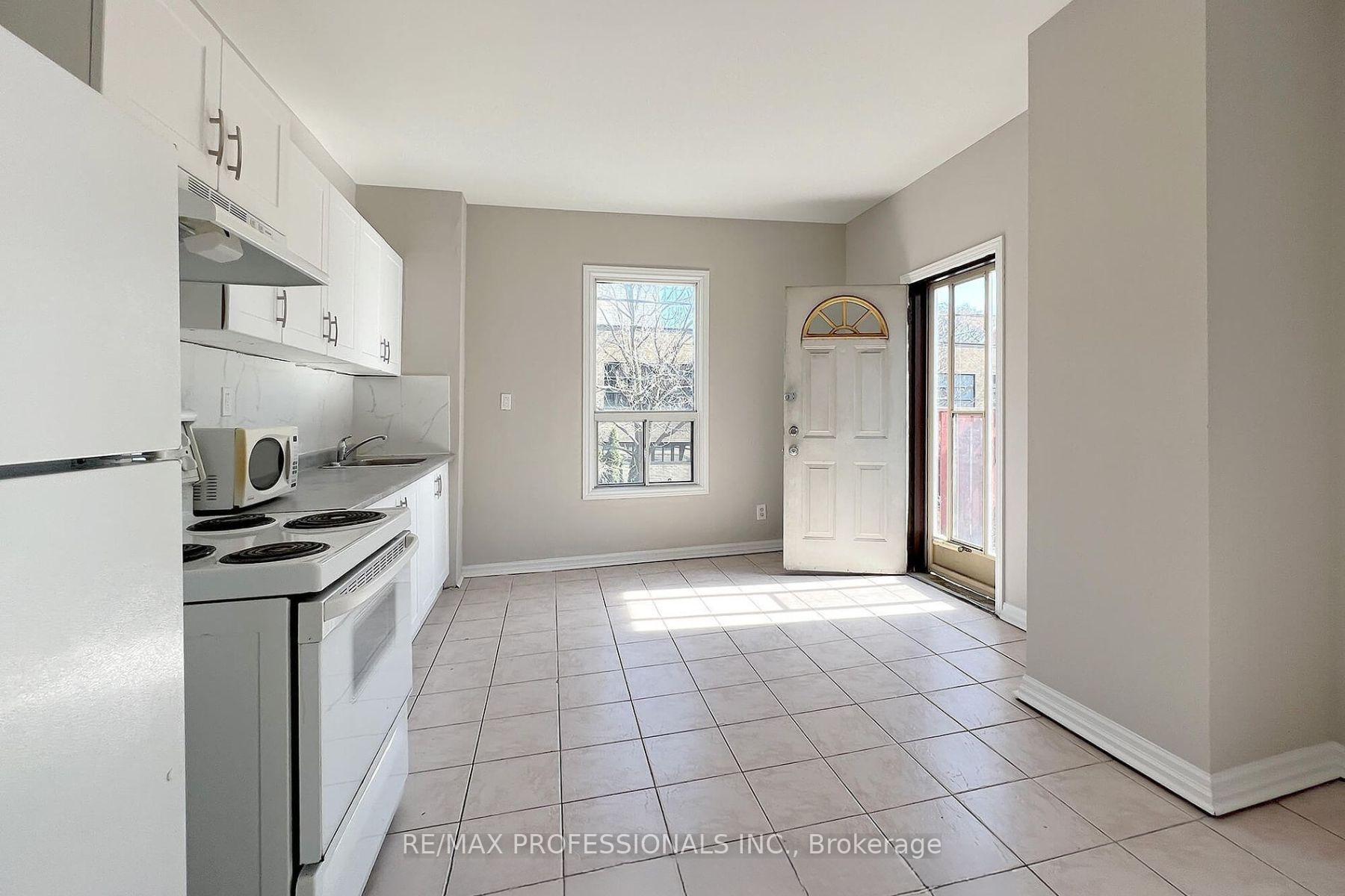 Front of Unit Upper, 345 Dundas Street E