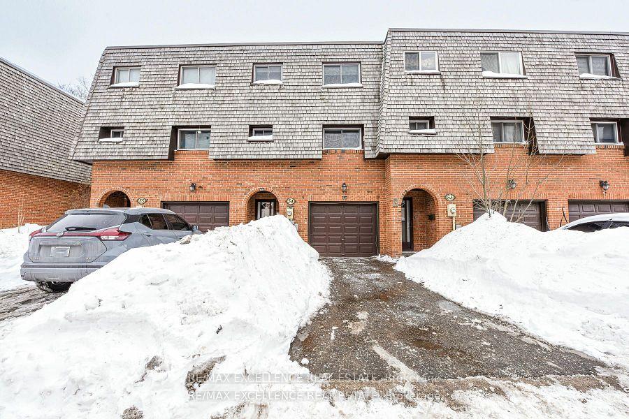 Front of Unit 10, 54 Briar Path