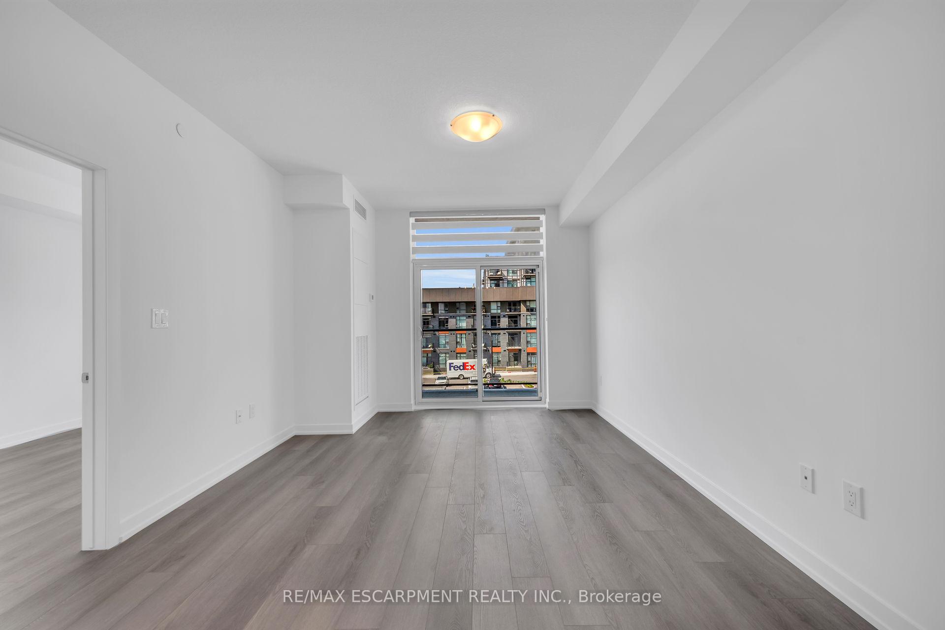 Photo 10 of Unit 331, 460 Dundas Street E, Hamilton, Waterdown — HOMEH