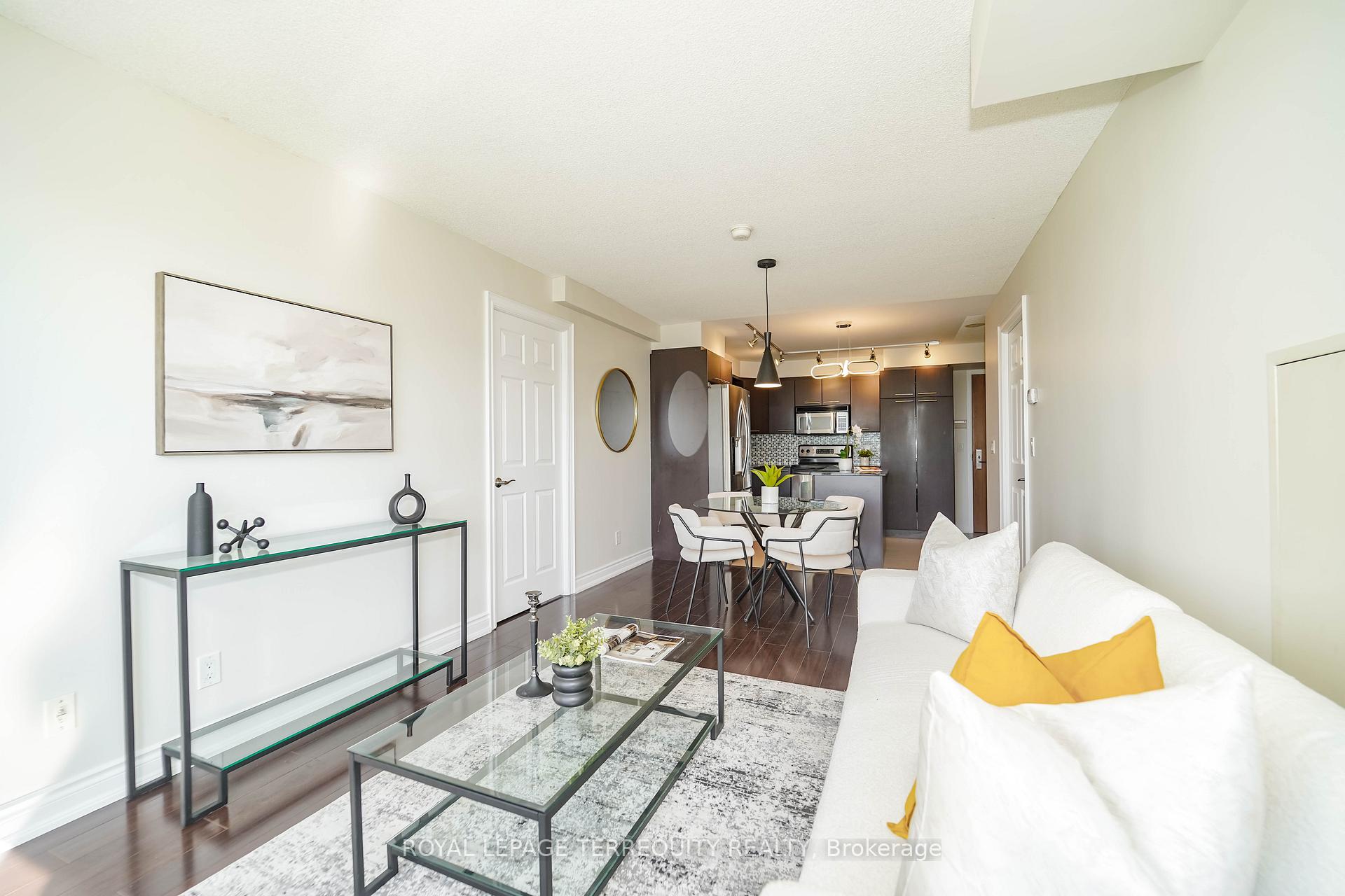 Photo 2 of Unit 1011, 39 Galleria Parkway, Markham, Commerce Valley — HOMEH