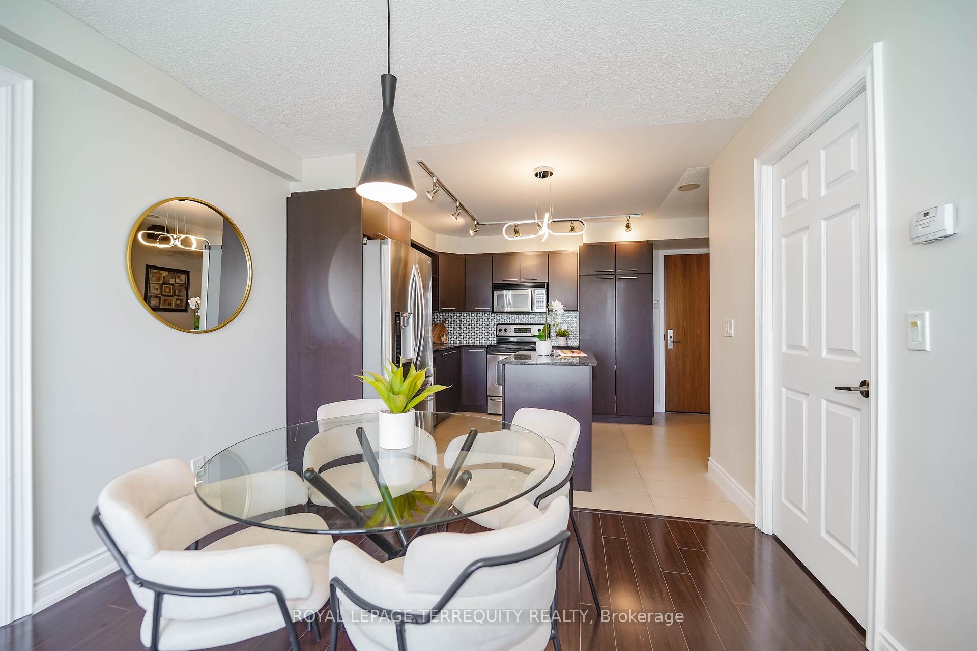Photo 11 of Unit 1011, 39 Galleria Parkway, Markham, Commerce Valley — HOMEH