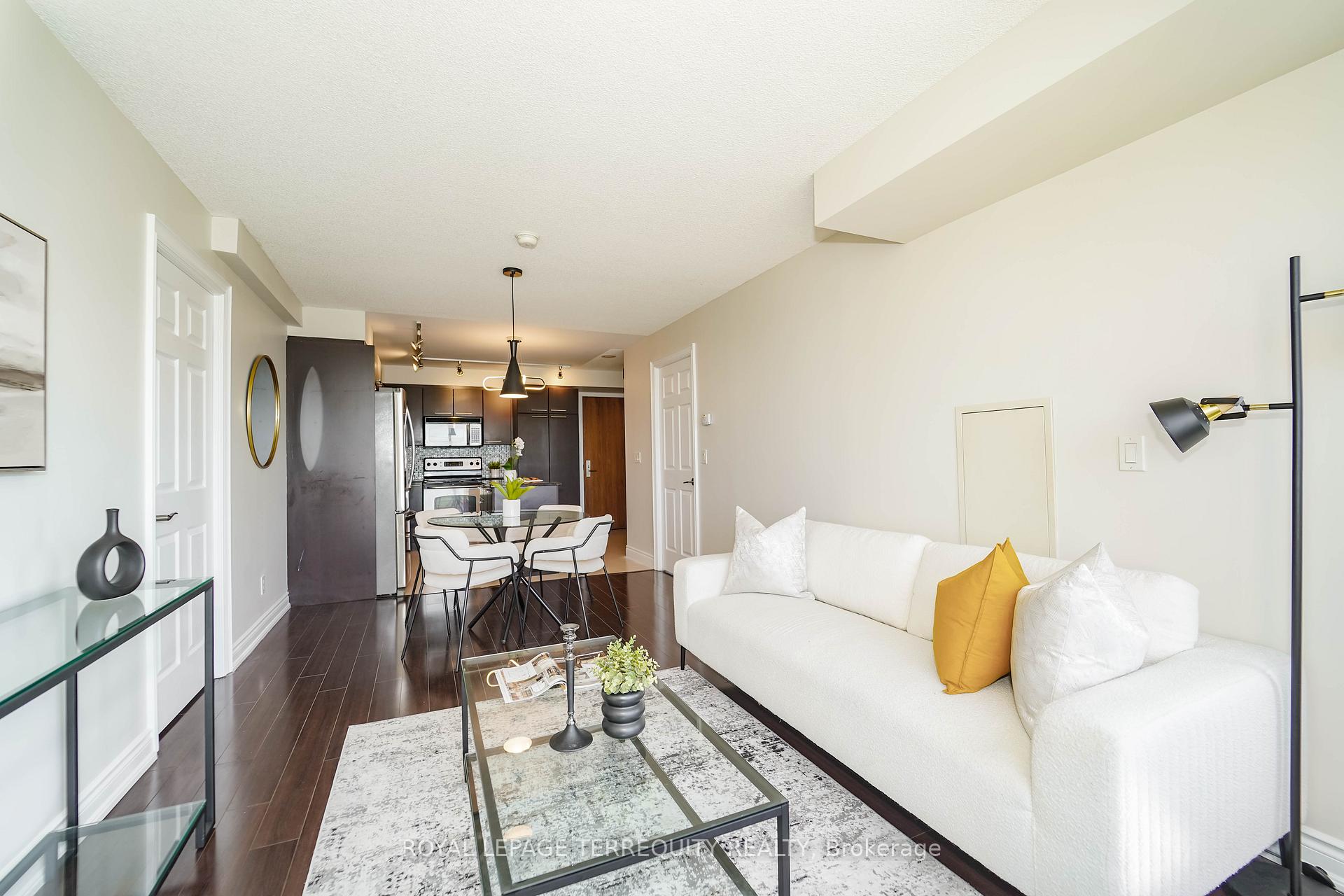 Photo 13 of Unit 1011, 39 Galleria Parkway, Markham, Commerce Valley — HOMEH
