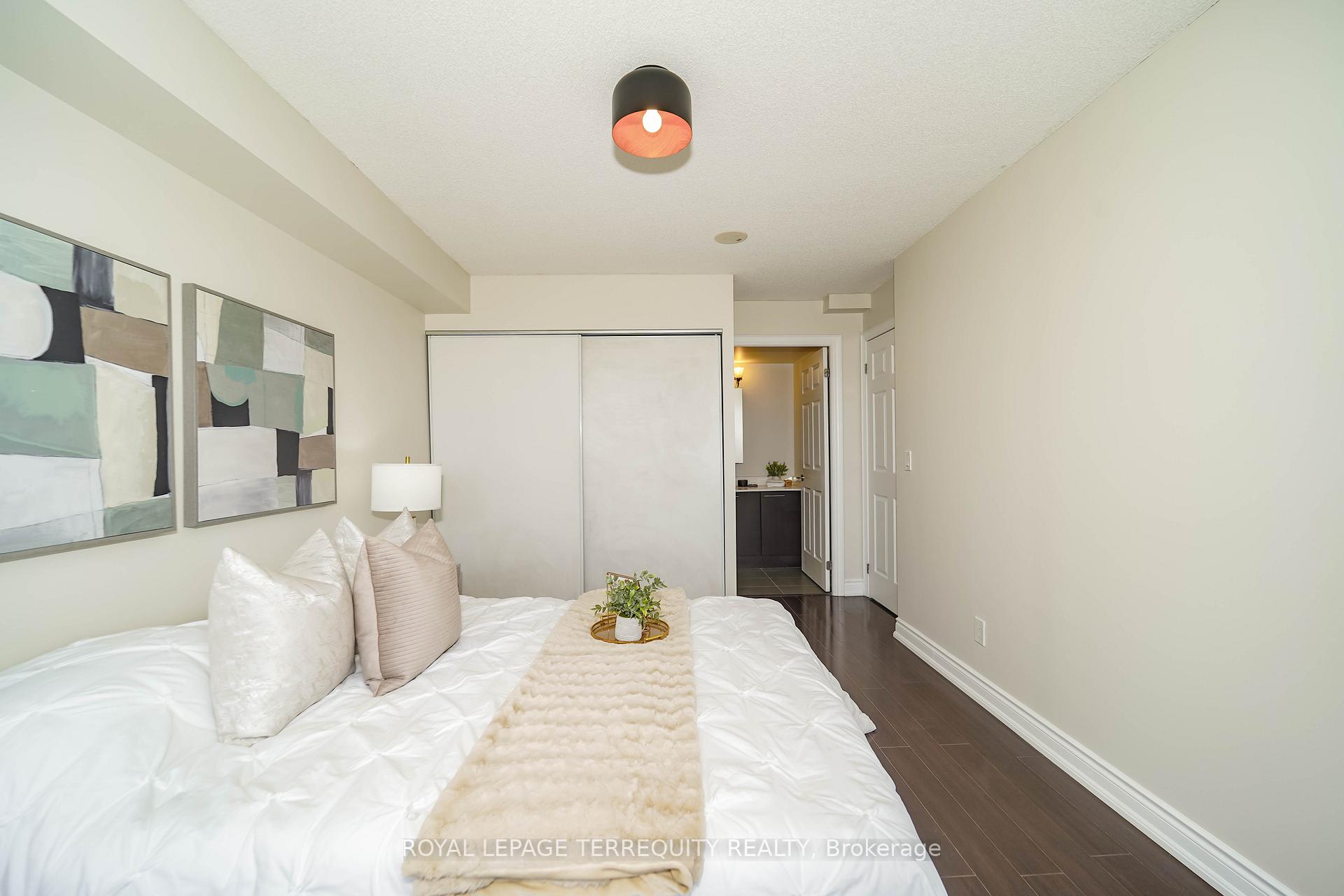 Photo 9 of Unit 1011, 39 Galleria Parkway, Markham, Commerce Valley — HOMEH
