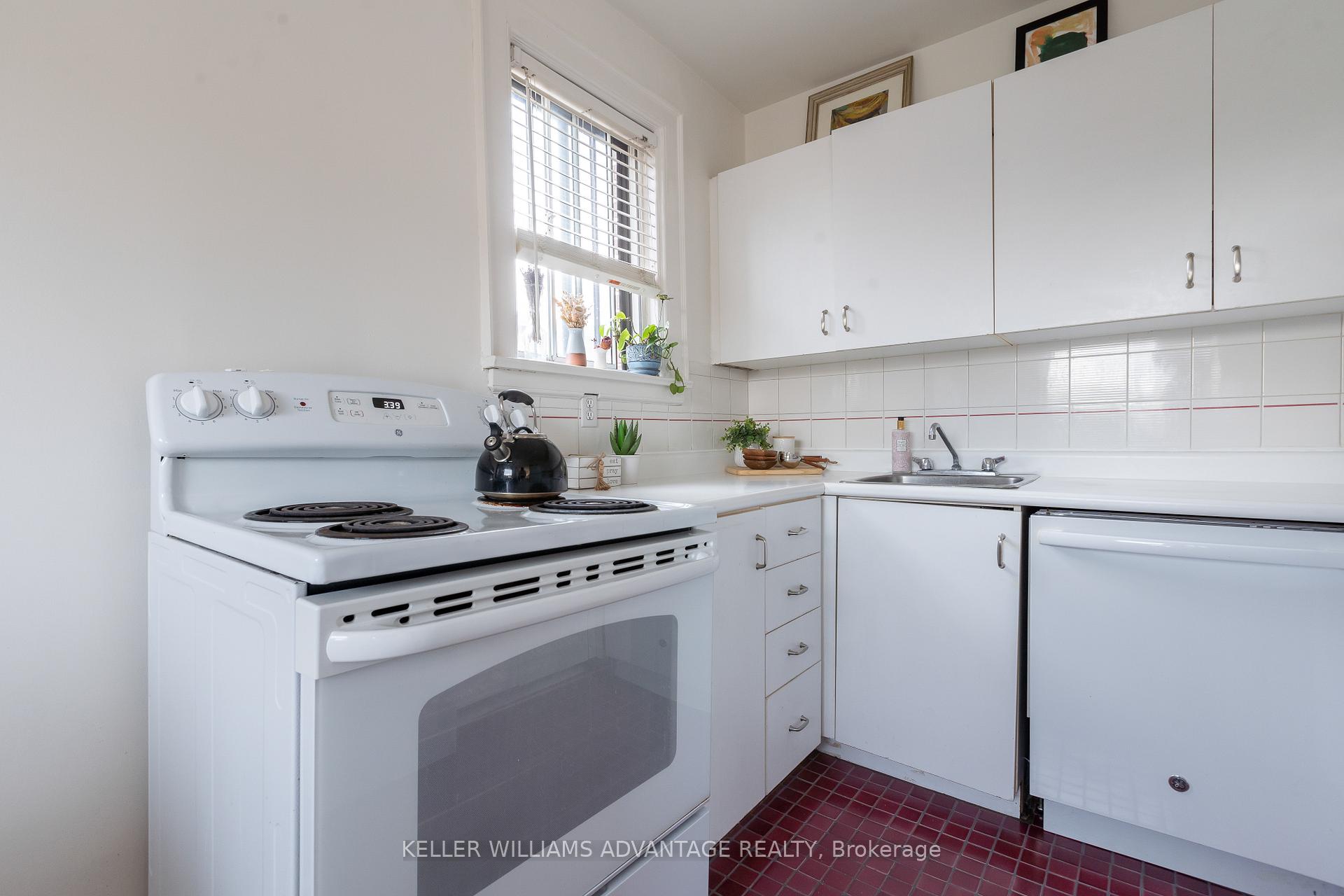 Photo 4 of Unit 18, 1646 Bathurst Street, Toronto, Humewood-Cedarvale — HOMEH