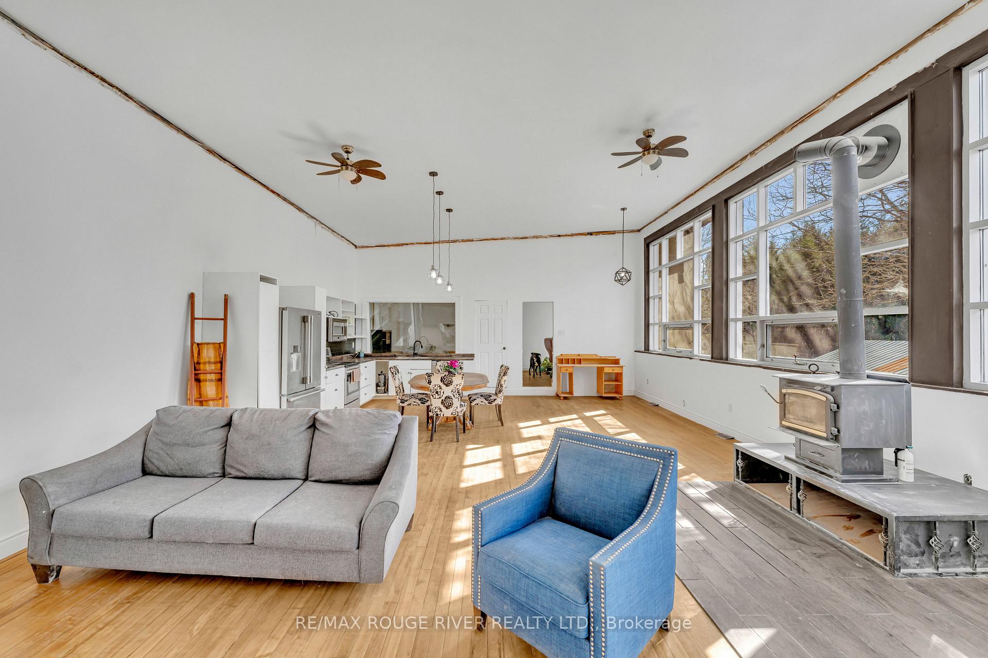 Photo 4 of 7523 Oak Ridges Drive, Hamilton Township, Rural Hamilton — HOMEH