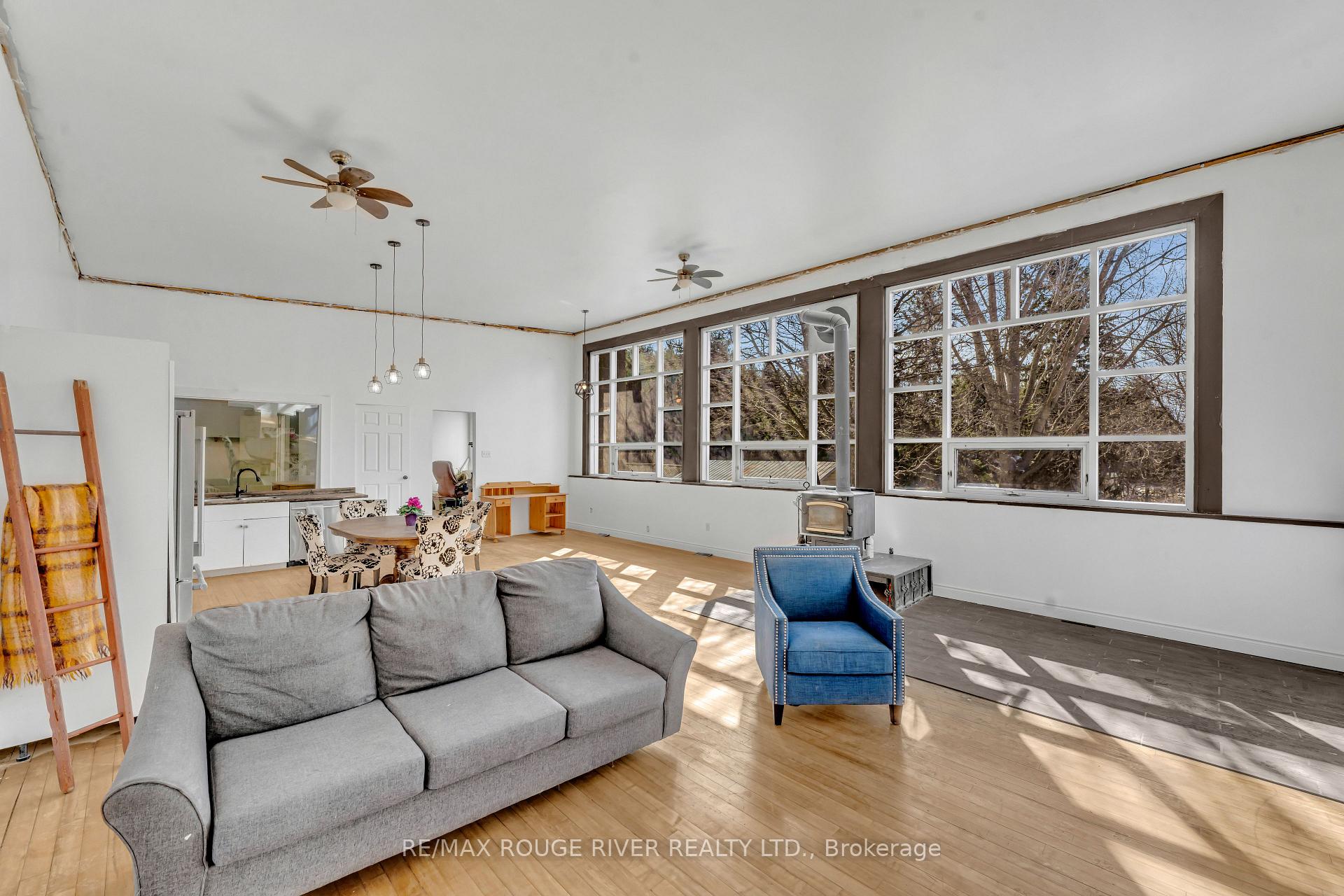 Photo 5 of 7523 Oak Ridges Drive, Hamilton Township, Rural Hamilton — HOMEH