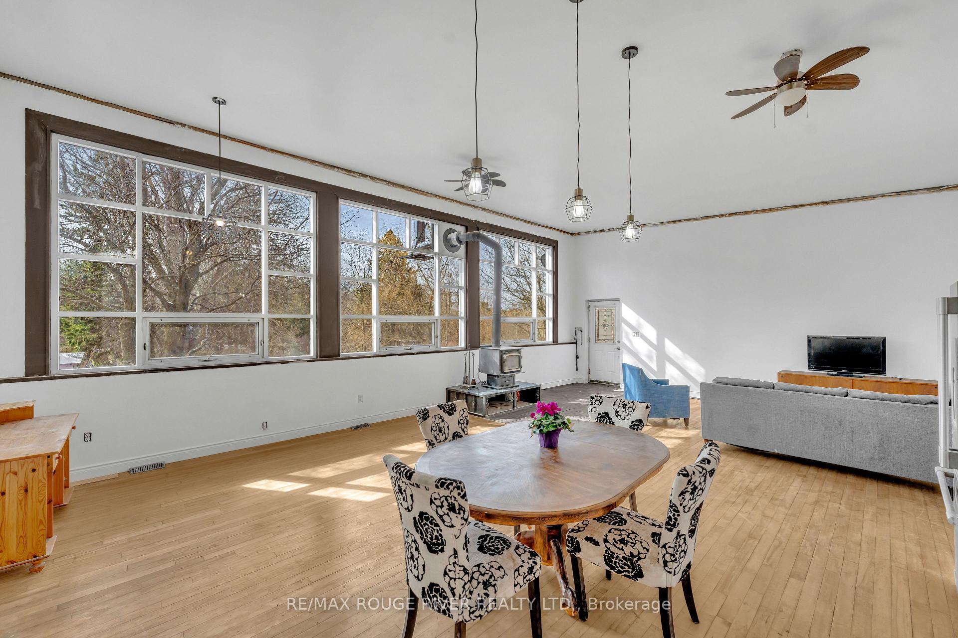Photo 6 of 7523 Oak Ridges Drive, Hamilton Township, Rural Hamilton — HOMEH