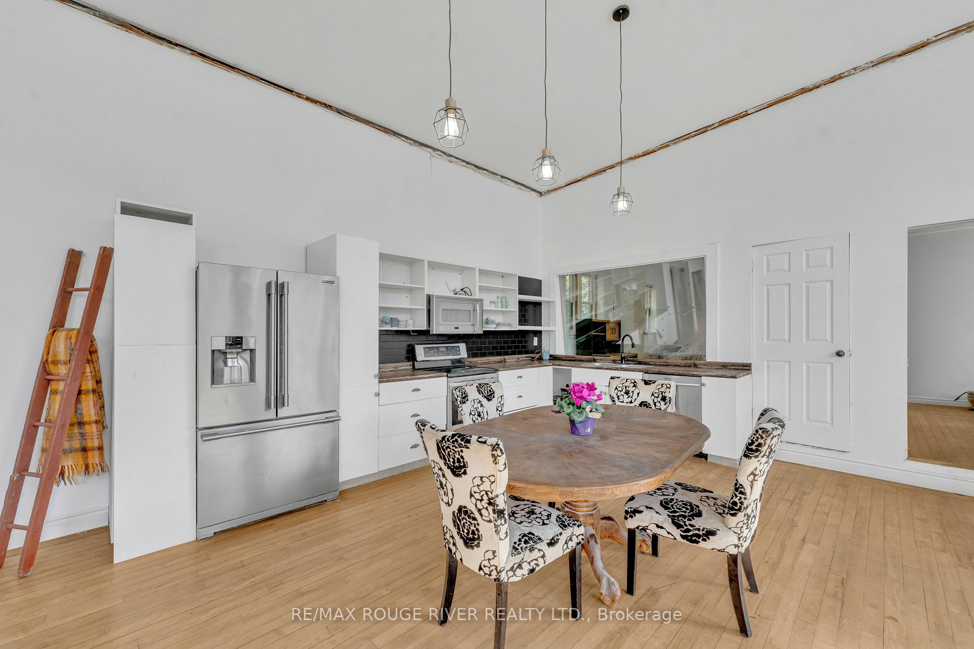 Photo 10 of 7523 Oak Ridges Drive, Hamilton Township, Rural Hamilton — HOMEH