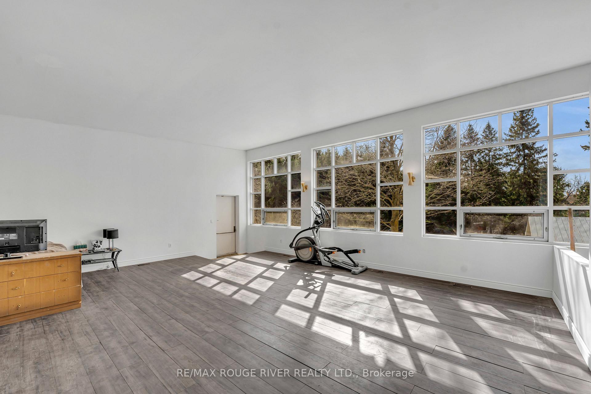 Photo 18 of 7523 Oak Ridges Drive, Hamilton Township, Rural Hamilton — HOMEH