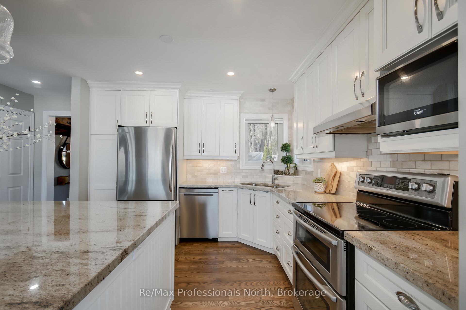 Photo 7 of 795 David Street E, Gravenhurst, Muskoka (S) — HOMEH