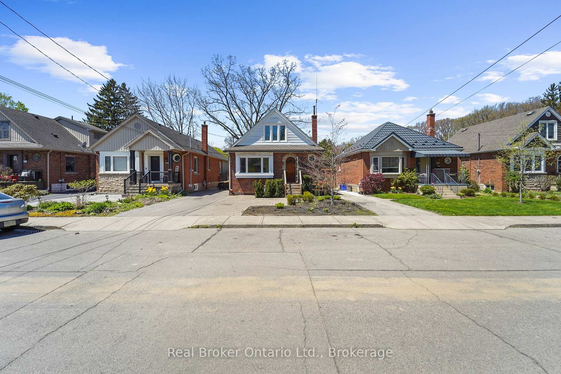 Photo 14 of Unit UPPER, 223 Bond Street N, Hamilton, Westdale — HOMEH