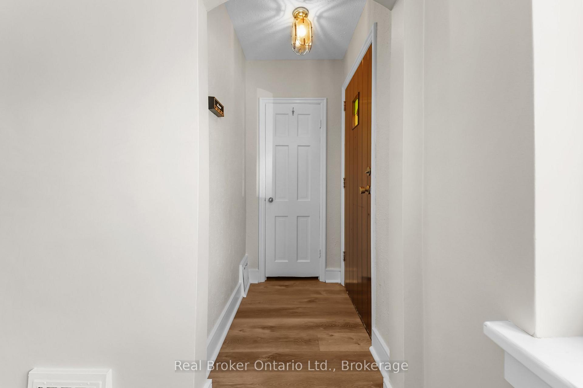 Photo 2 of Unit UPPER, 223 Bond Street N, Hamilton, Westdale — HOMEH