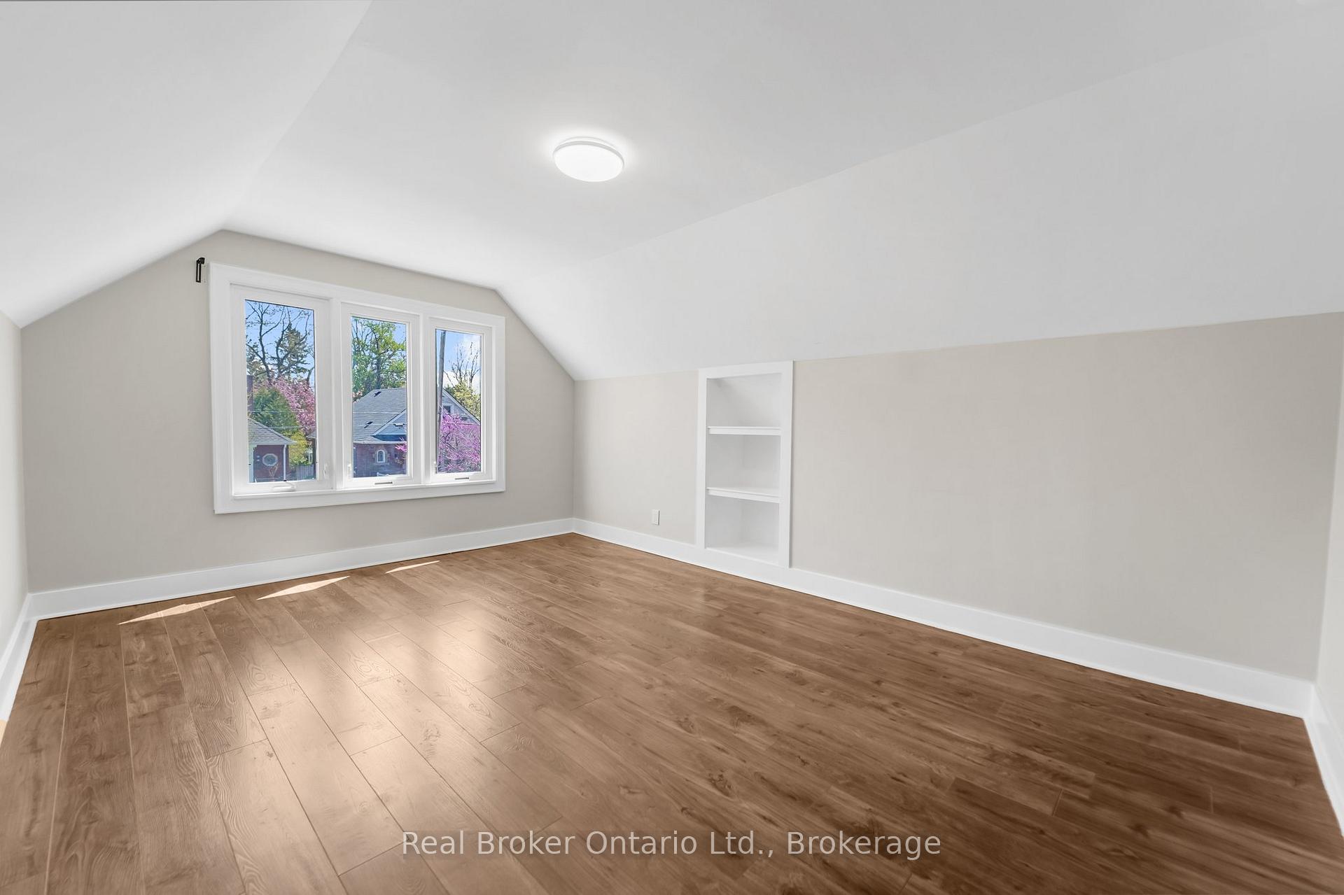 Photo 3 of Unit UPPER, 223 Bond Street N, Hamilton, Westdale — HOMEH