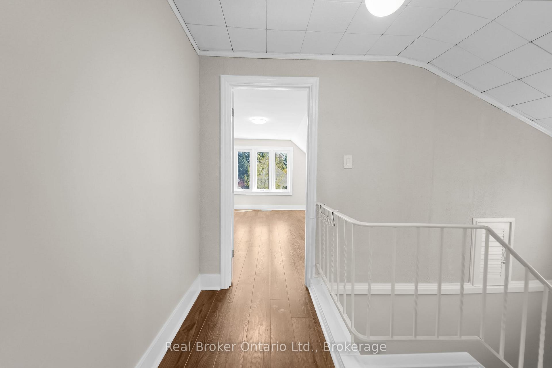 Photo 7 of Unit UPPER, 223 Bond Street N, Hamilton, Westdale — HOMEH