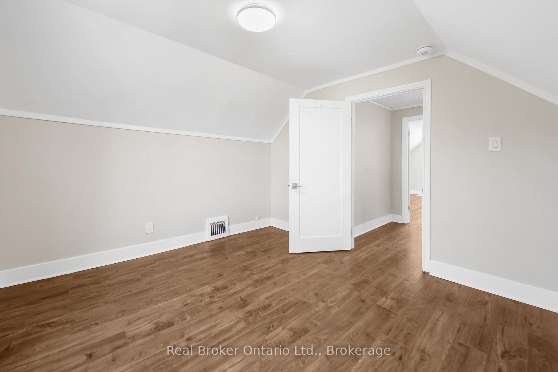 Photo 8 of Unit UPPER, 223 Bond Street N, Hamilton, Westdale — HOMEH