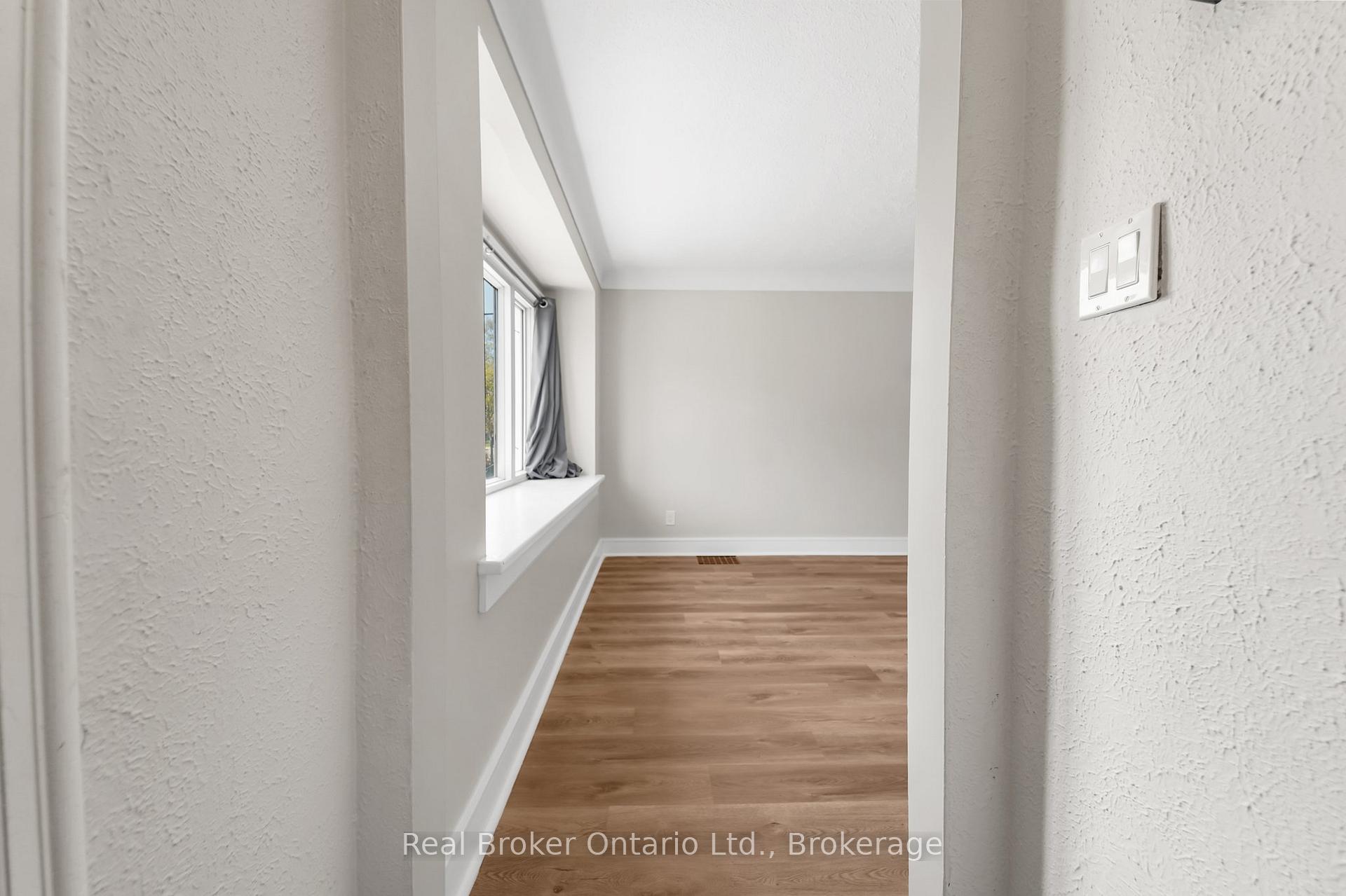 Photo 9 of Unit UPPER, 223 Bond Street N, Hamilton, Westdale — HOMEH