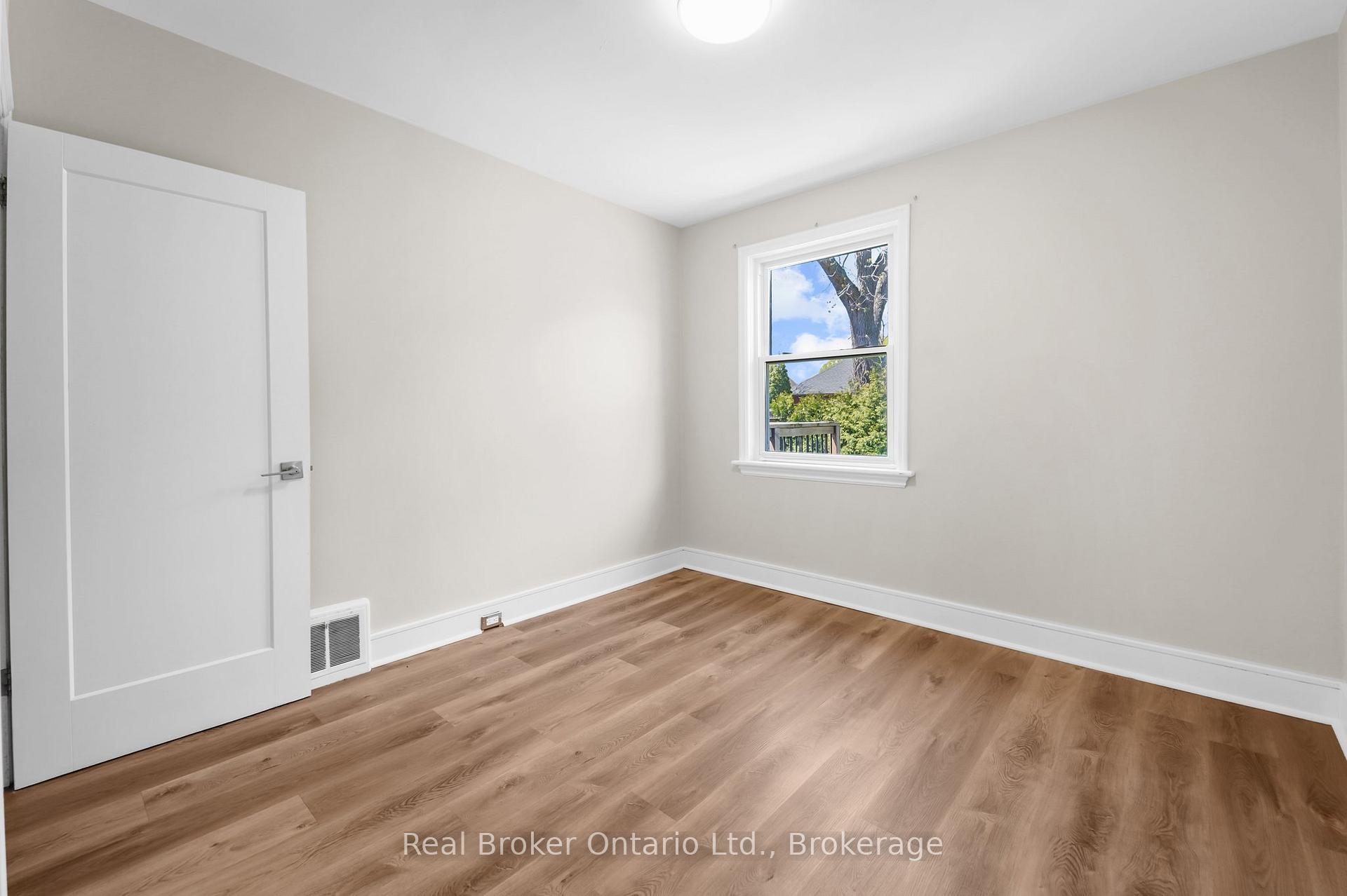 Photo 17 of Unit UPPER, 223 Bond Street N, Hamilton, Westdale — HOMEH