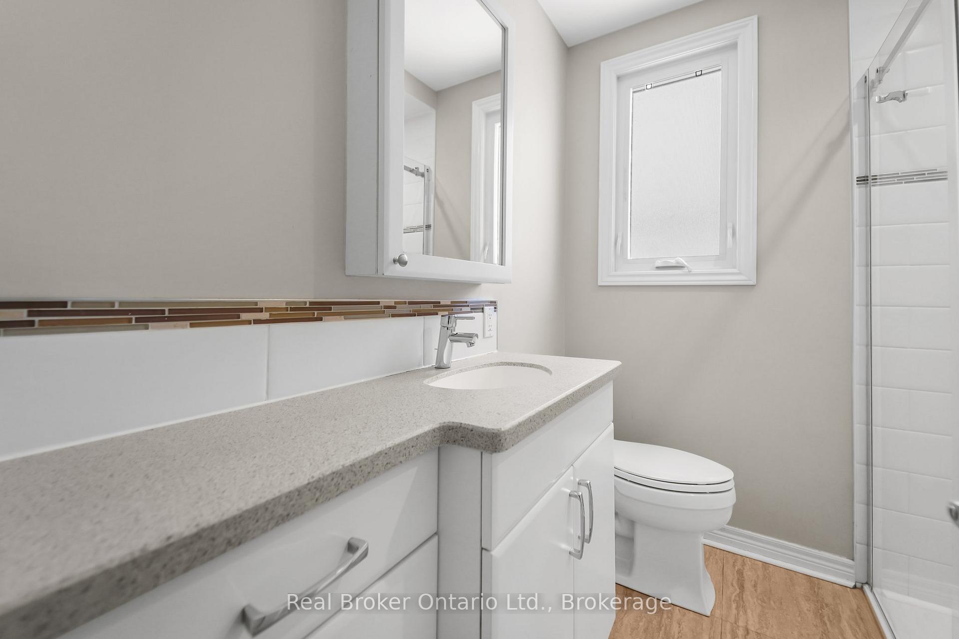 Photo 12 of Unit UPPER, 223 Bond Street N, Hamilton, Westdale — HOMEH
