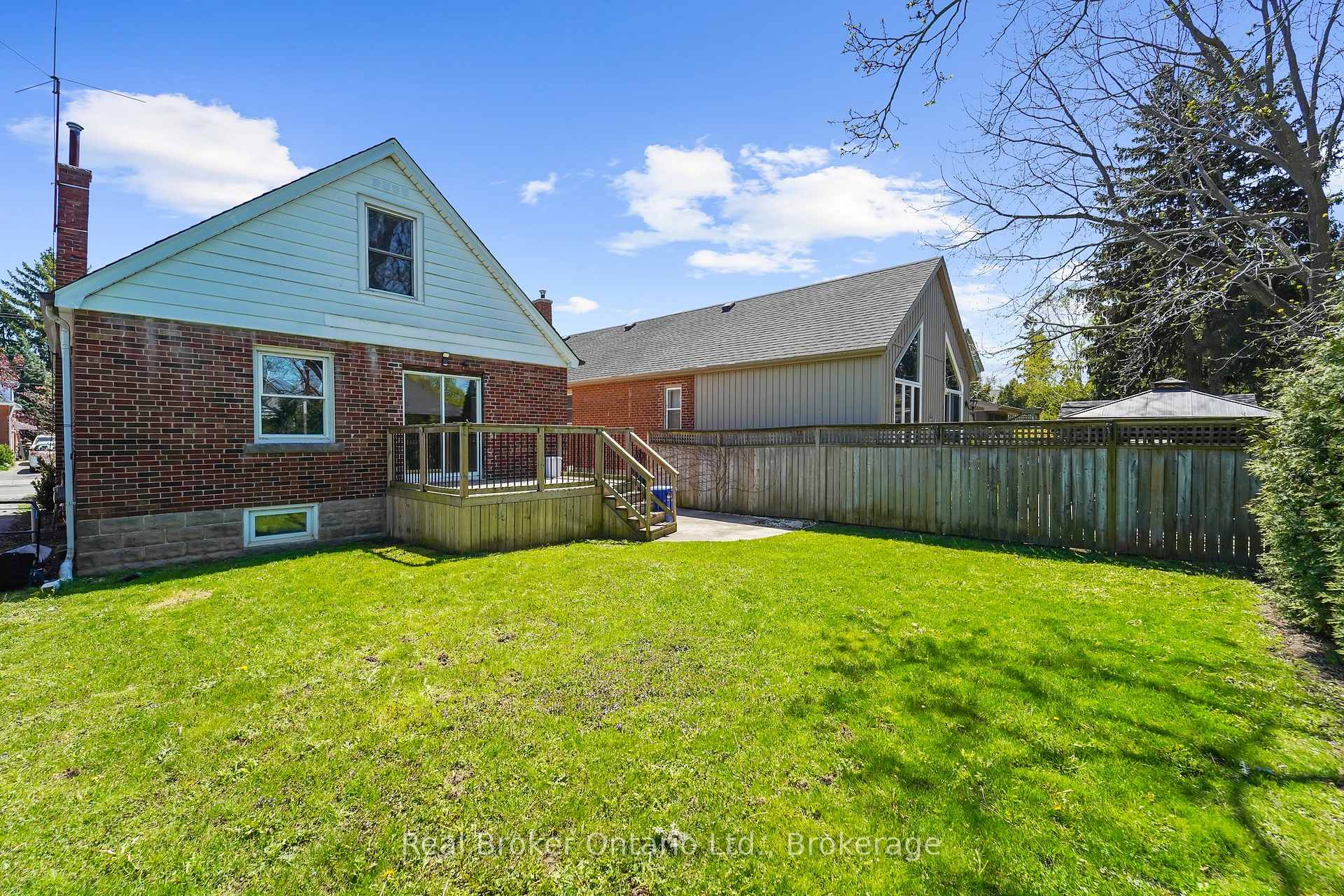 Photo 23 of Unit UPPER, 223 Bond Street N, Hamilton, Westdale — HOMEH