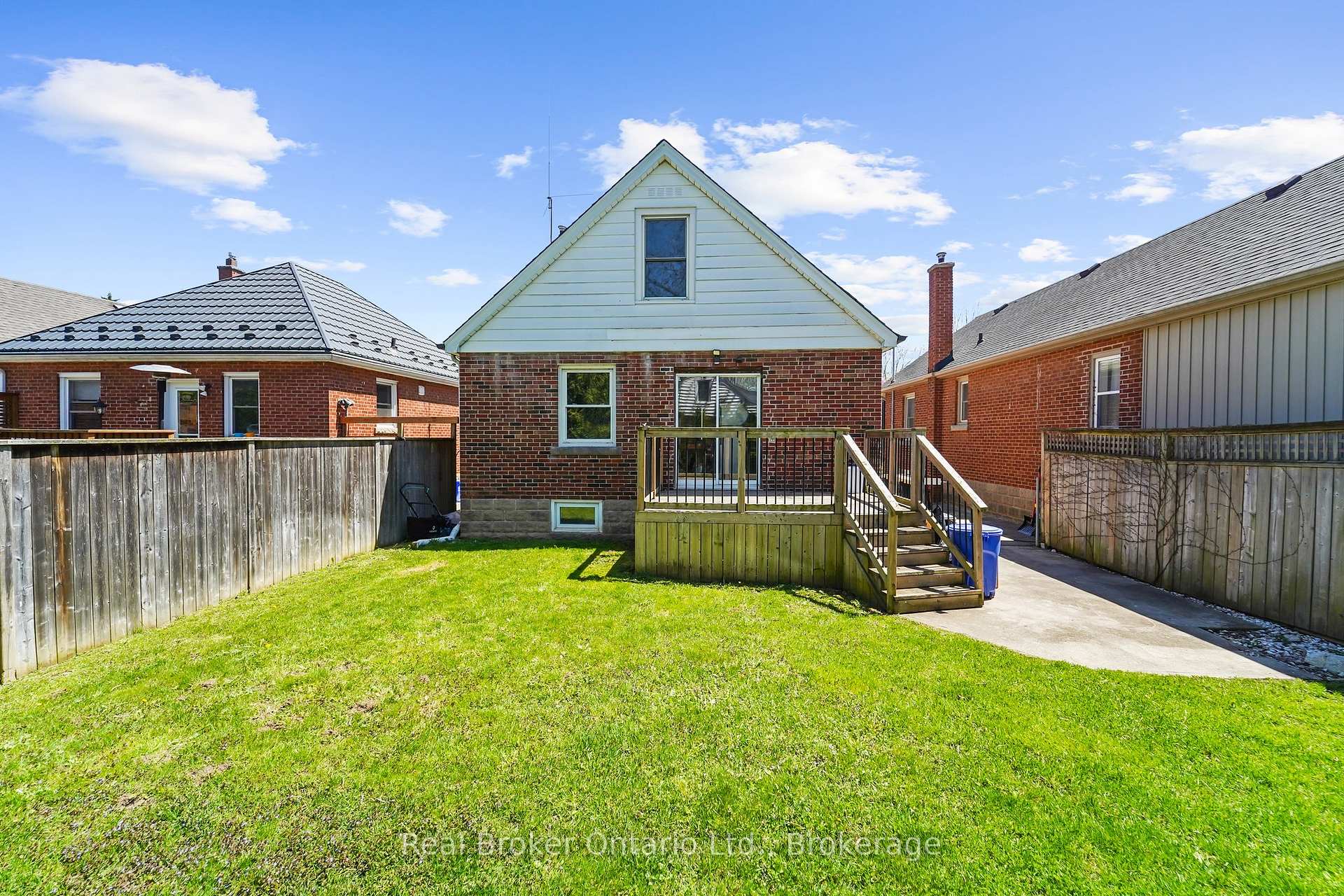 Photo 25 of Unit UPPER, 223 Bond Street N, Hamilton, Westdale — HOMEH