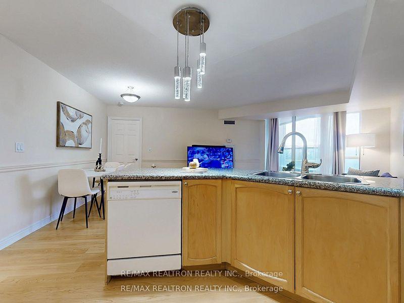 Photo 25 of Unit 334, 33 Cox Boulevard, Markham, Unionville — HOMEH
