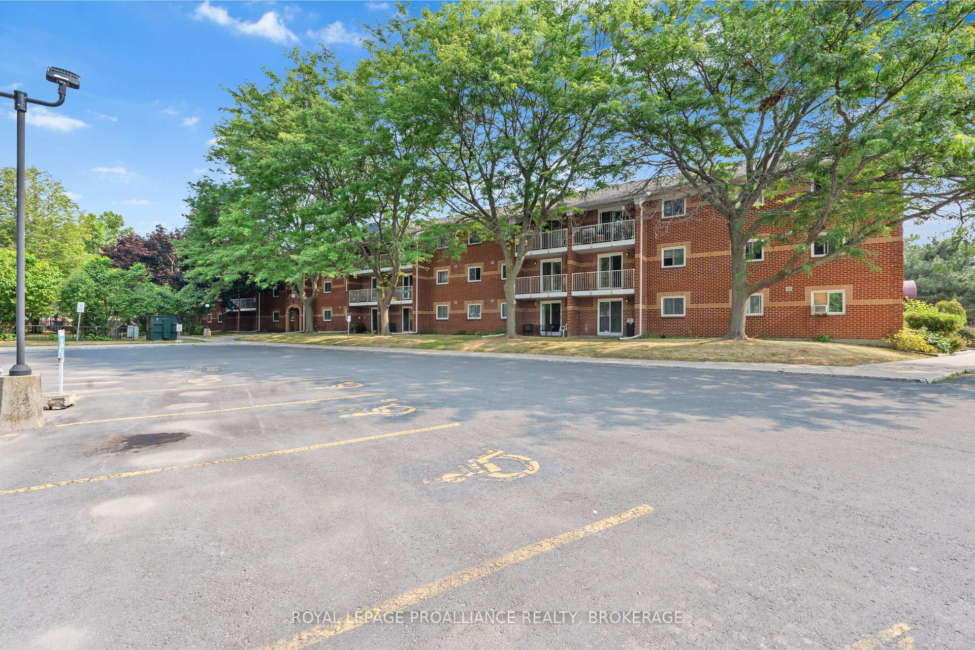 Front of Unit 302, 573 Armstrong Road