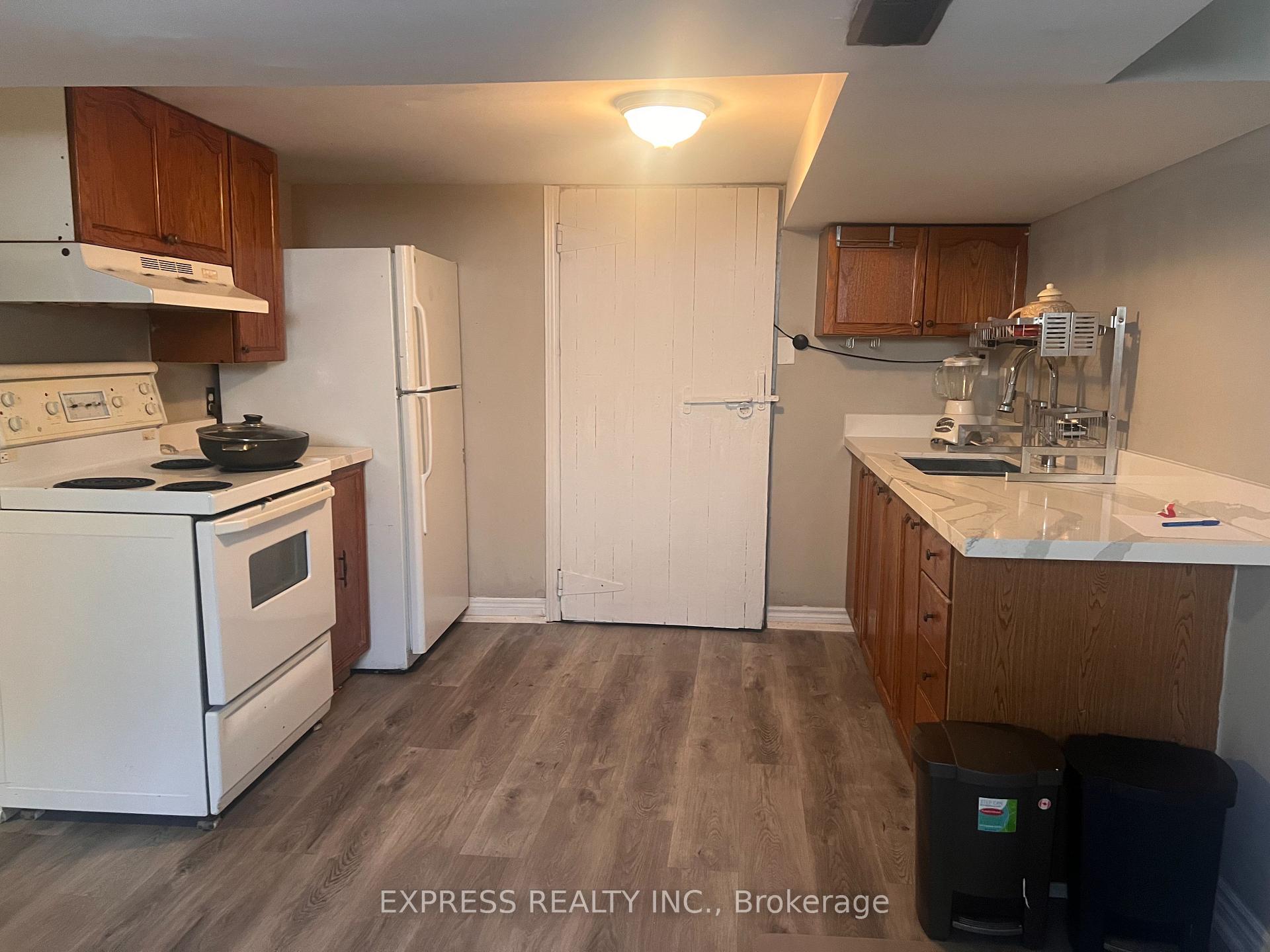 Front of Unit Bsmt, 80 Taunton Road W