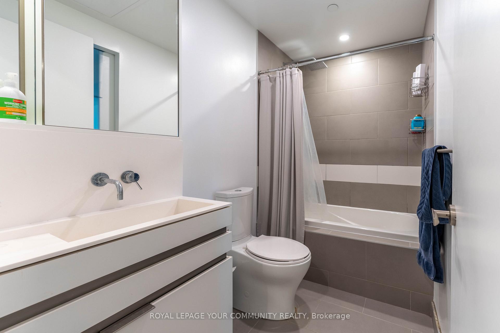 Photo 13 of Unit 2610, 197 Yonge Street, Toronto, Church-Yonge Corridor — HOMEH