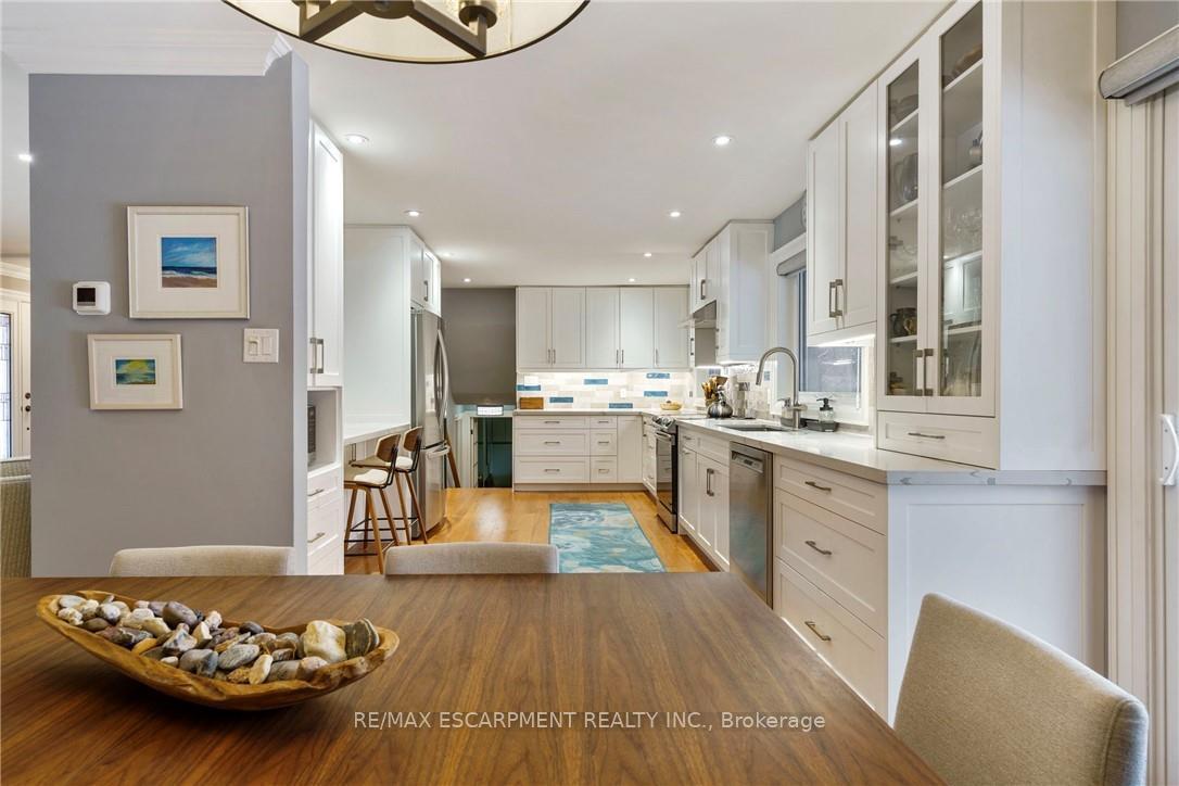 Photo 14 of 3 Hatfield Place, Hamilton, Dundas — HOMEH