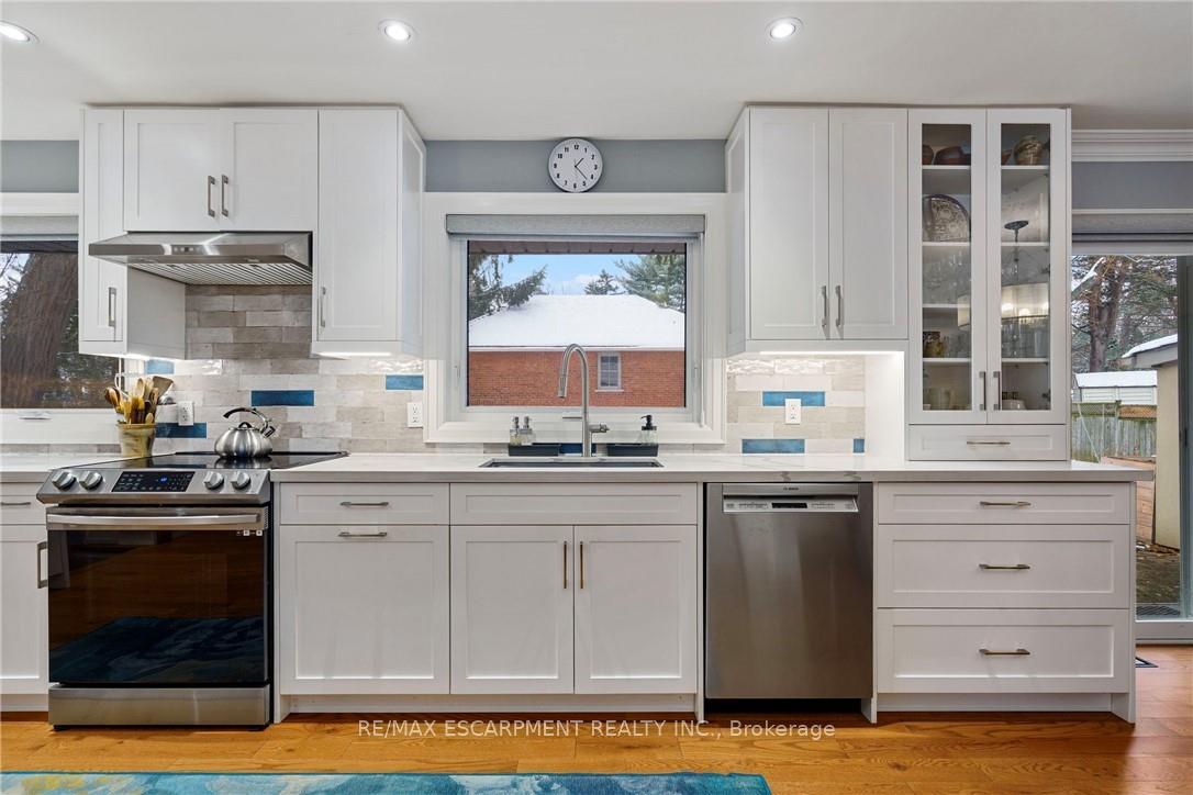 Photo 15 of 3 Hatfield Place, Hamilton, Dundas — HOMEH