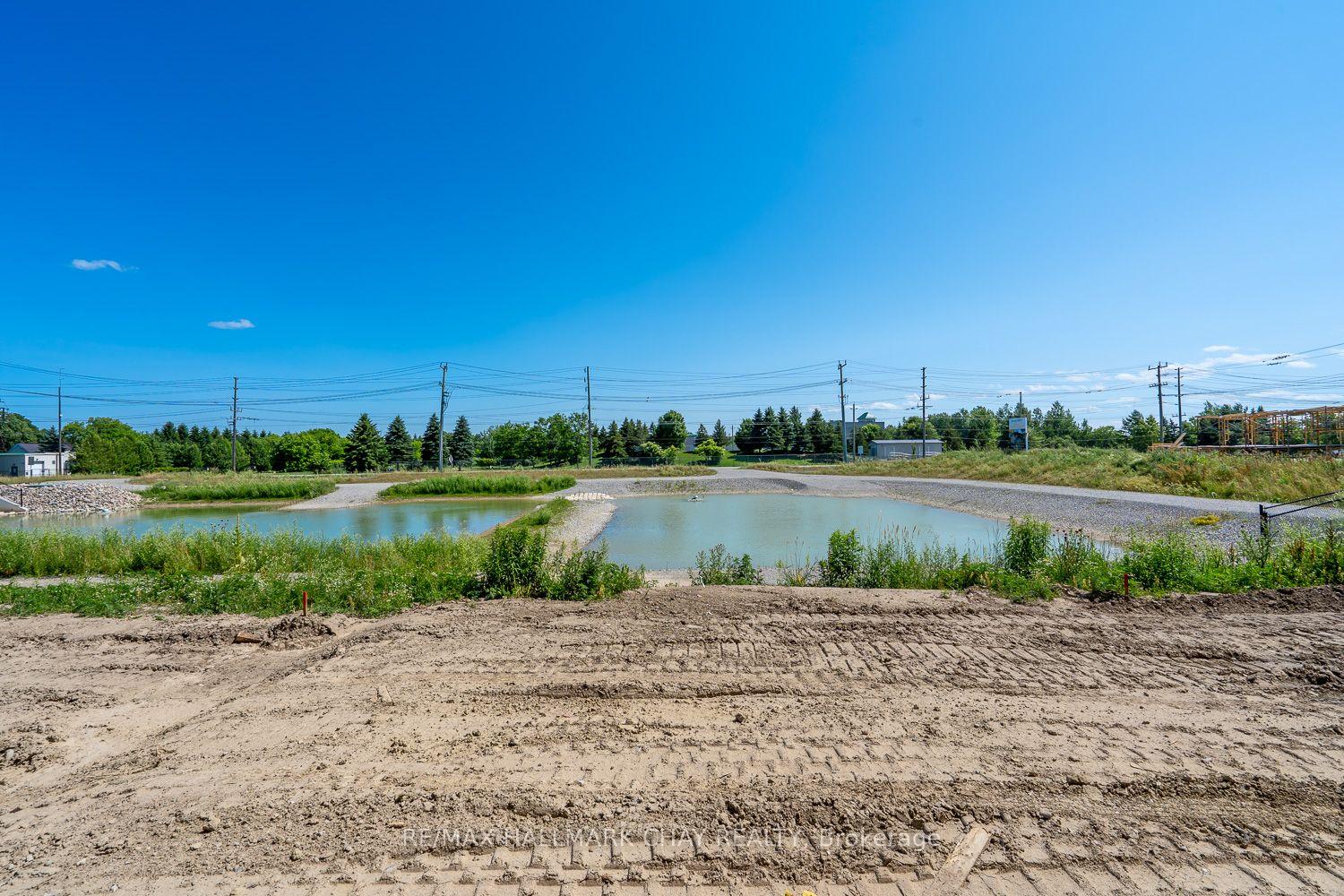 Photo 3 of 21 Fenn Crescent, New Tecumseth, Alliston — HOMEH