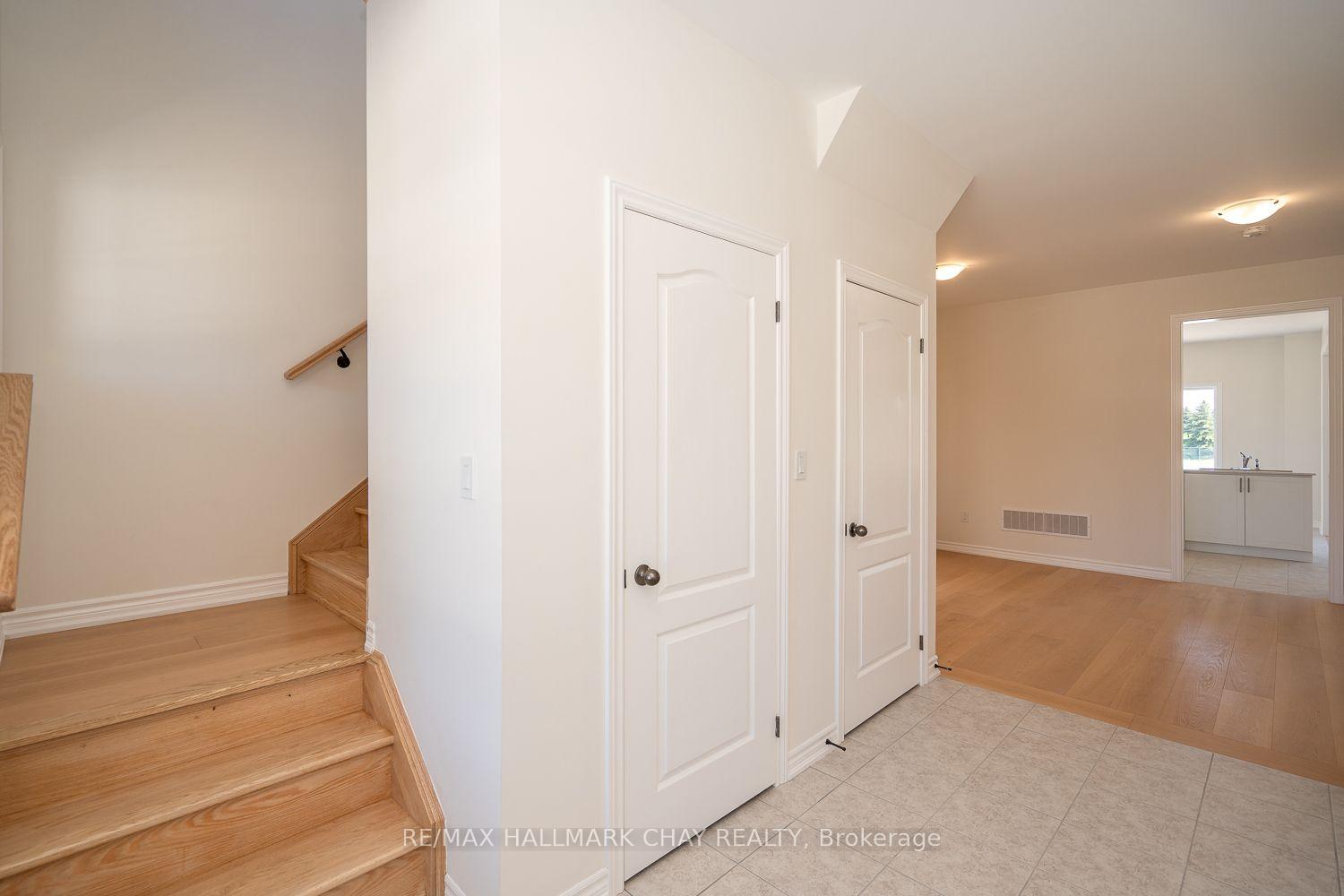Photo 7 of 21 Fenn Crescent, New Tecumseth, Alliston — HOMEH