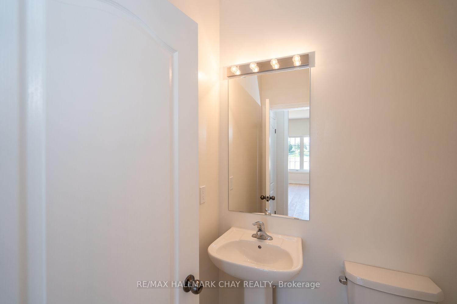 Photo 6 of 21 Fenn Crescent, New Tecumseth, Alliston — HOMEH