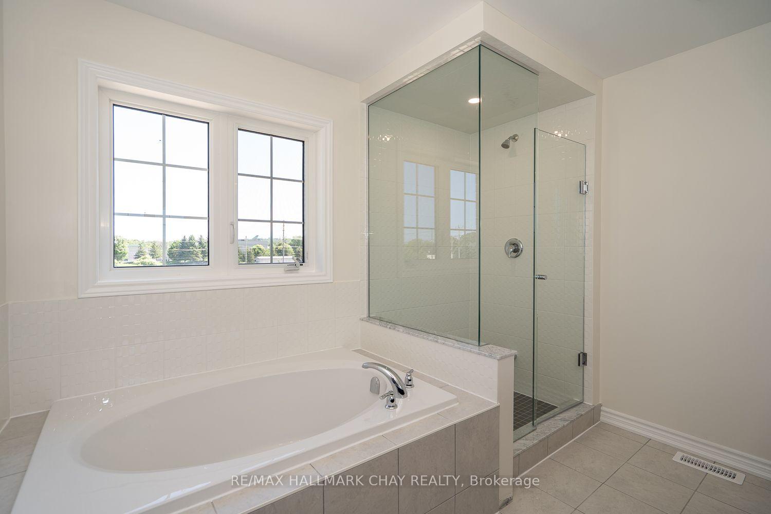 Photo 15 of 21 Fenn Crescent, New Tecumseth, Alliston — HOMEH