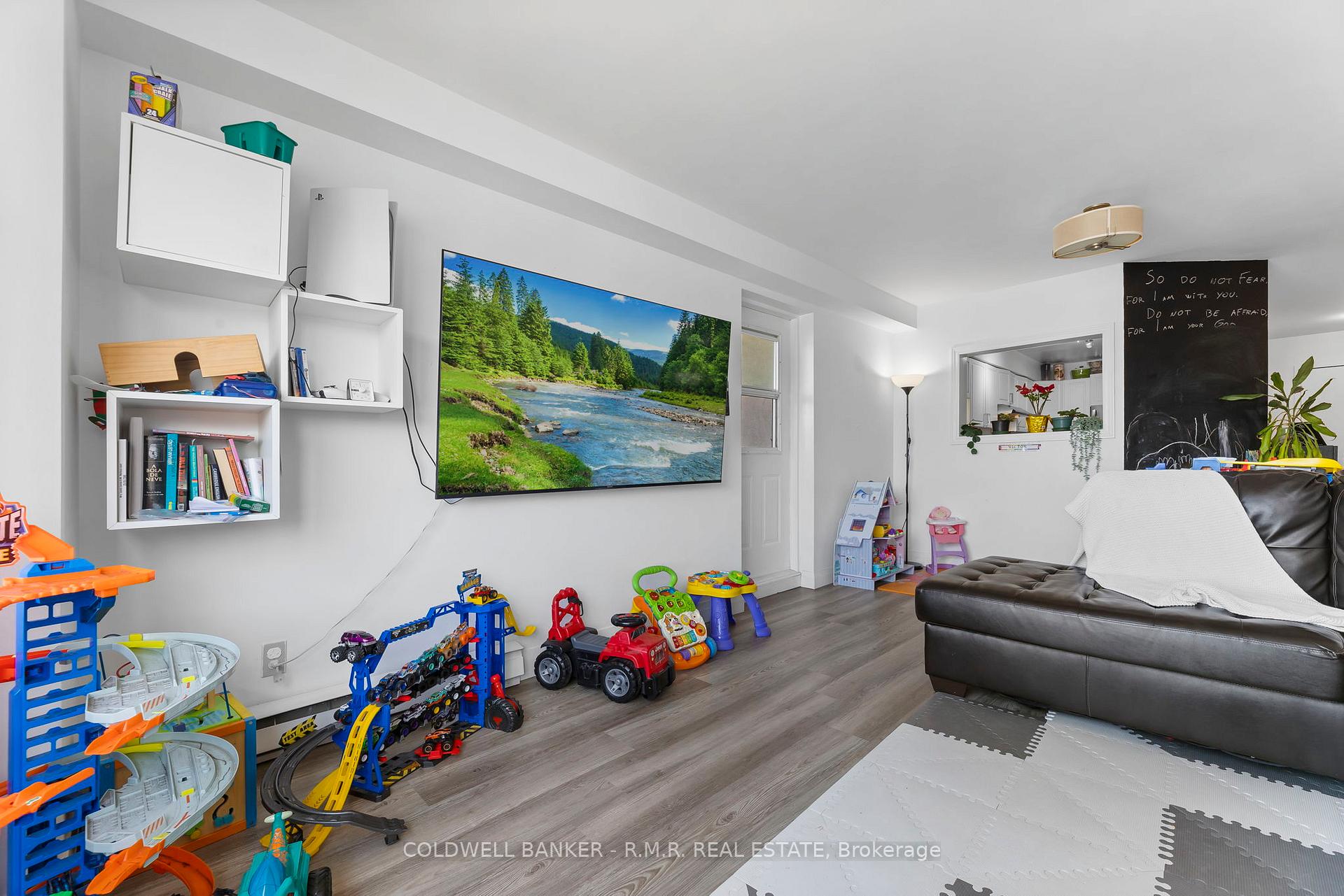Photo 7 of Unit 301, 41 Ash Street, Uxbridge — HOMEH