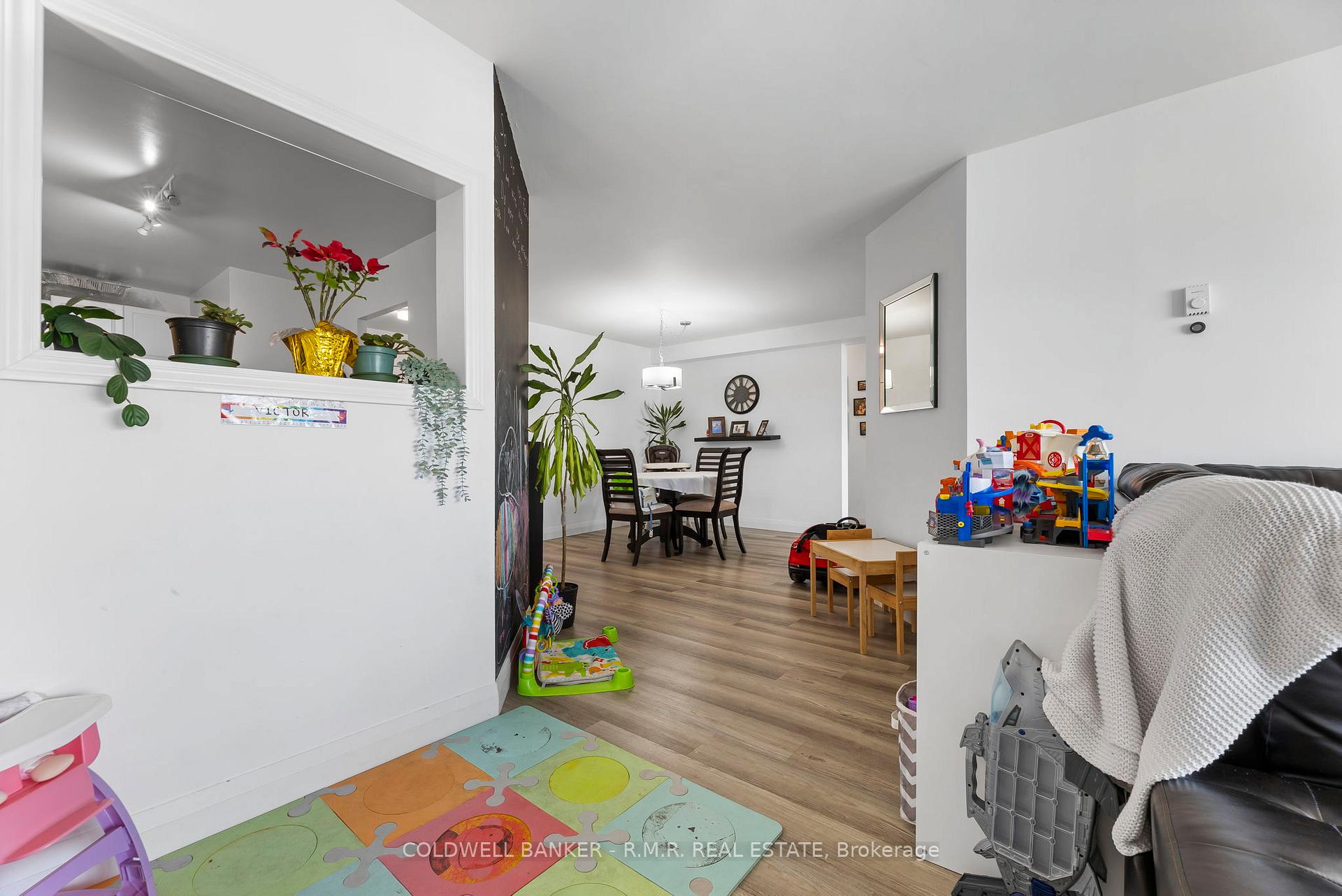 Photo 4 of Unit 301, 41 Ash Street, Uxbridge — HOMEH