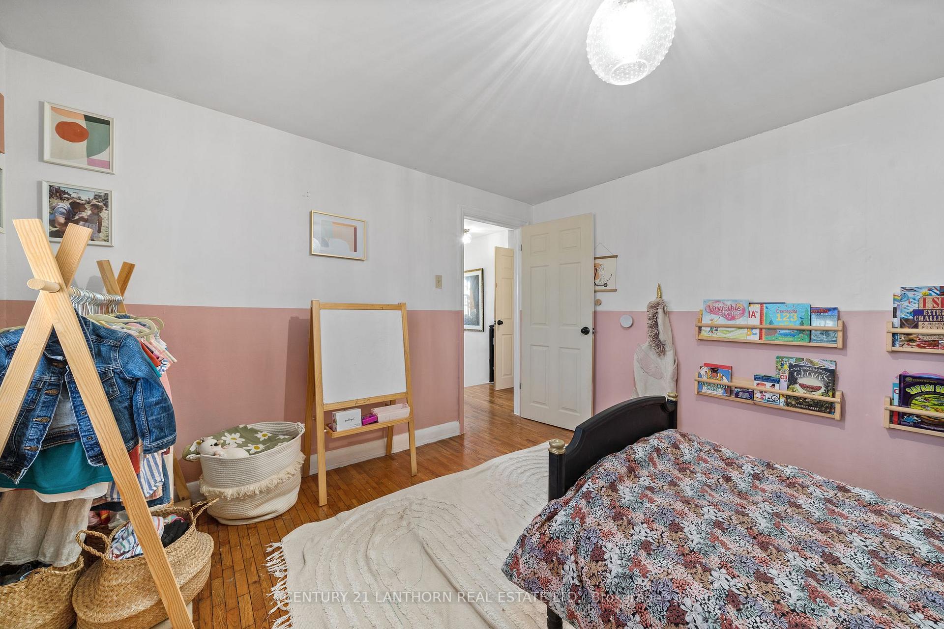 Photo 6 of 137 Catharine Street, Belleville, Belleville Ward — HOMEH