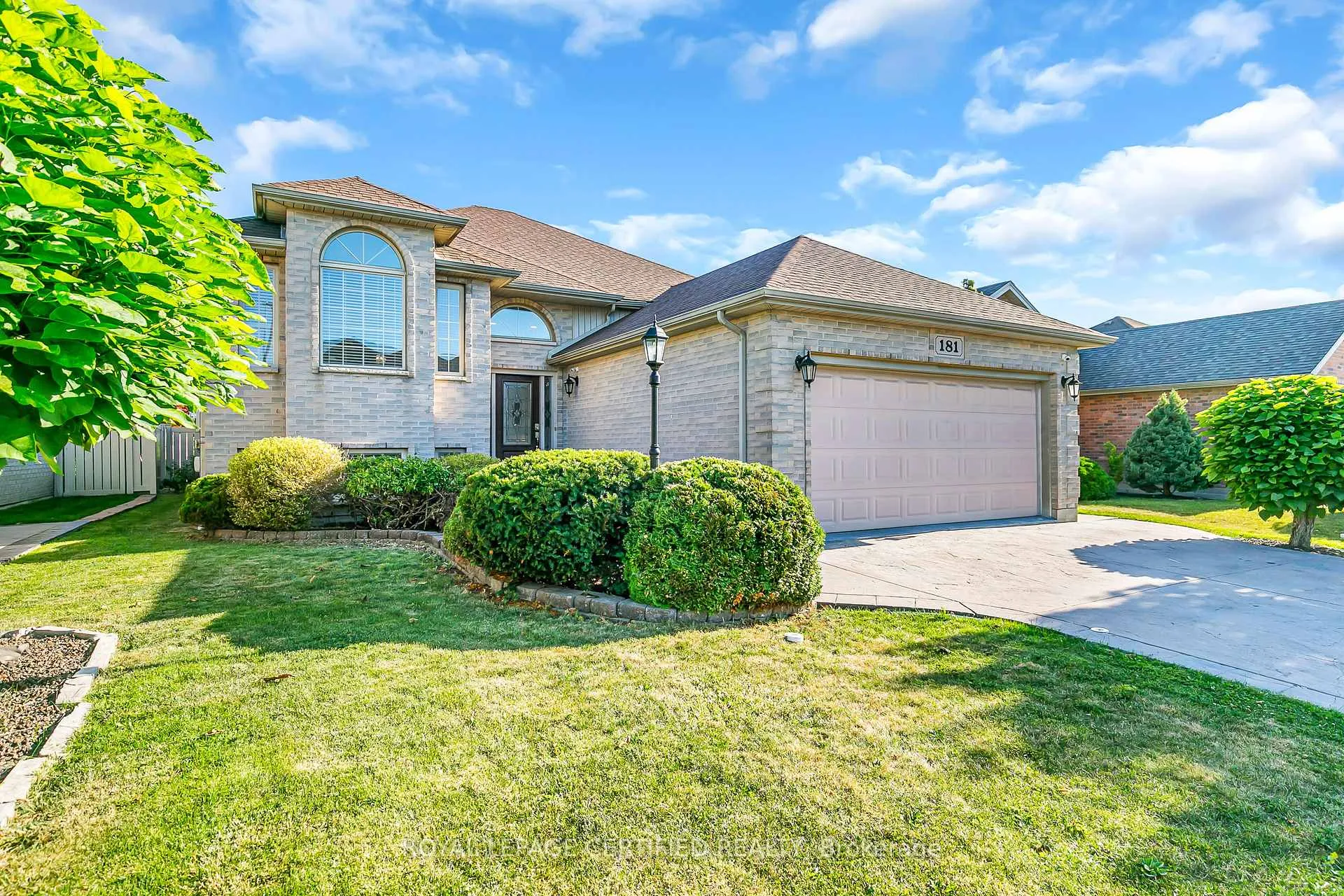 Photo 2 of 181 Rockhaven Drive, Lakeshore — HOMEH
