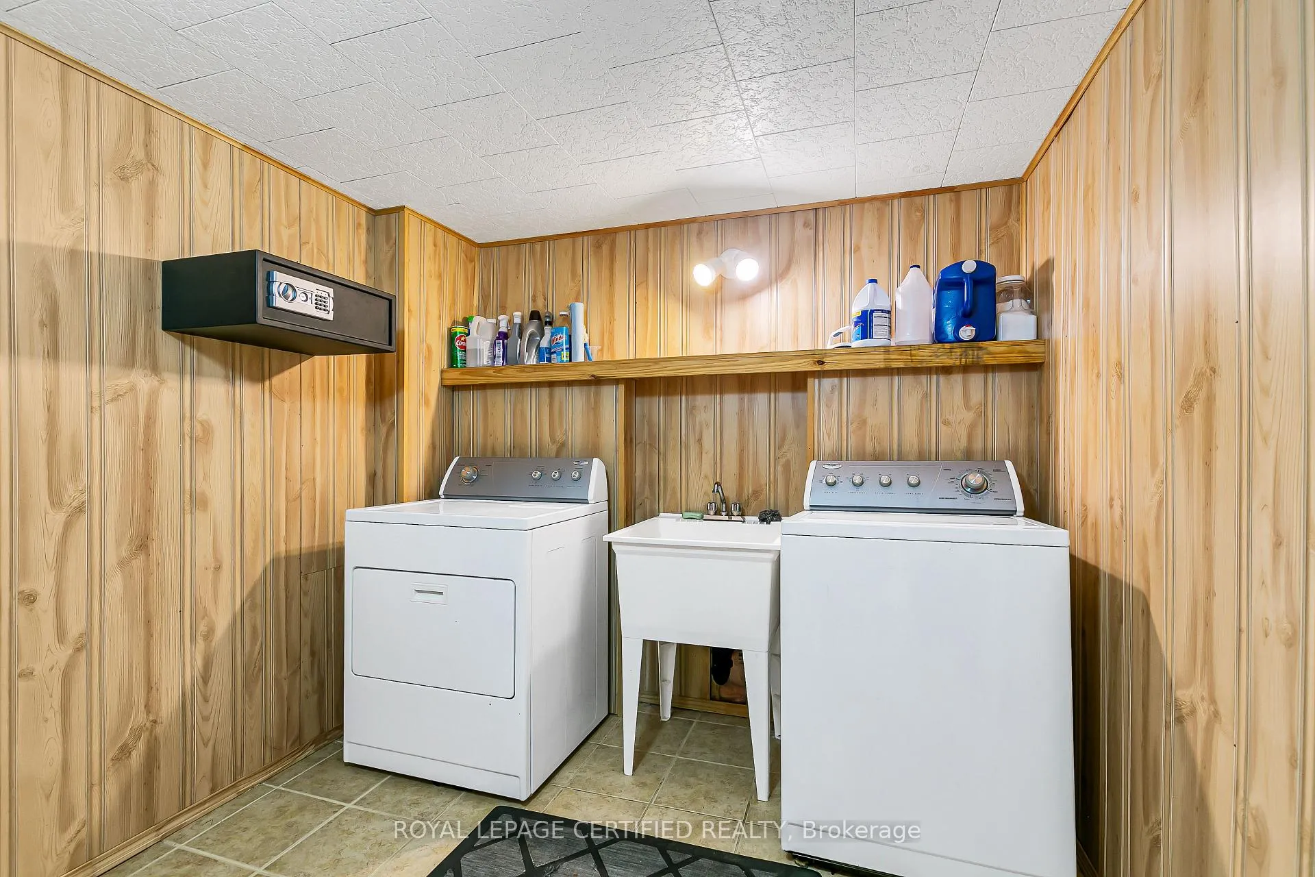 Photo 32 of 181 Rockhaven Drive, Lakeshore — HOMEH